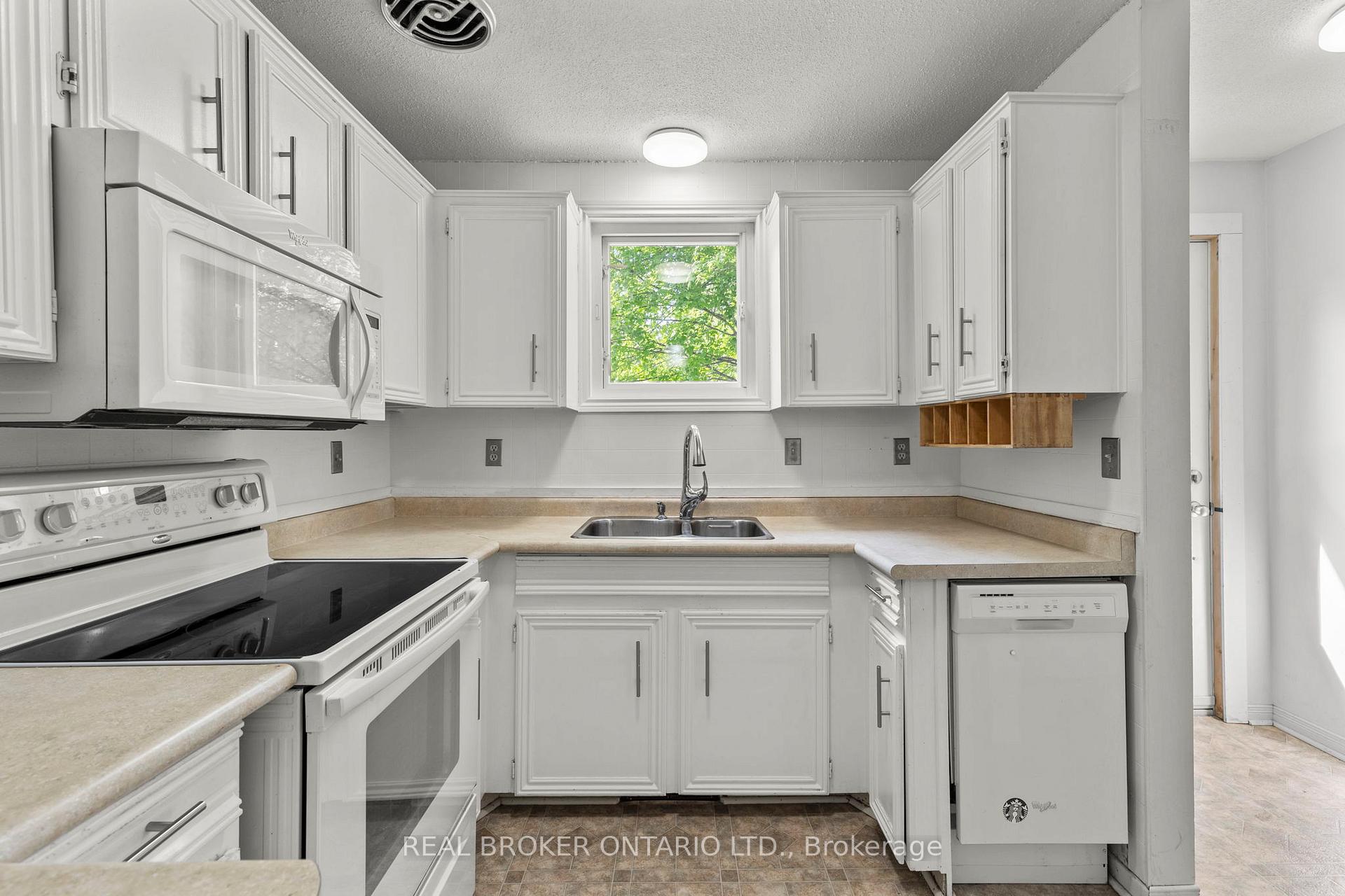 Photo 11 of 180 Bakery Lane, Gravenhurst, Muskoka (S) — HOMEH
