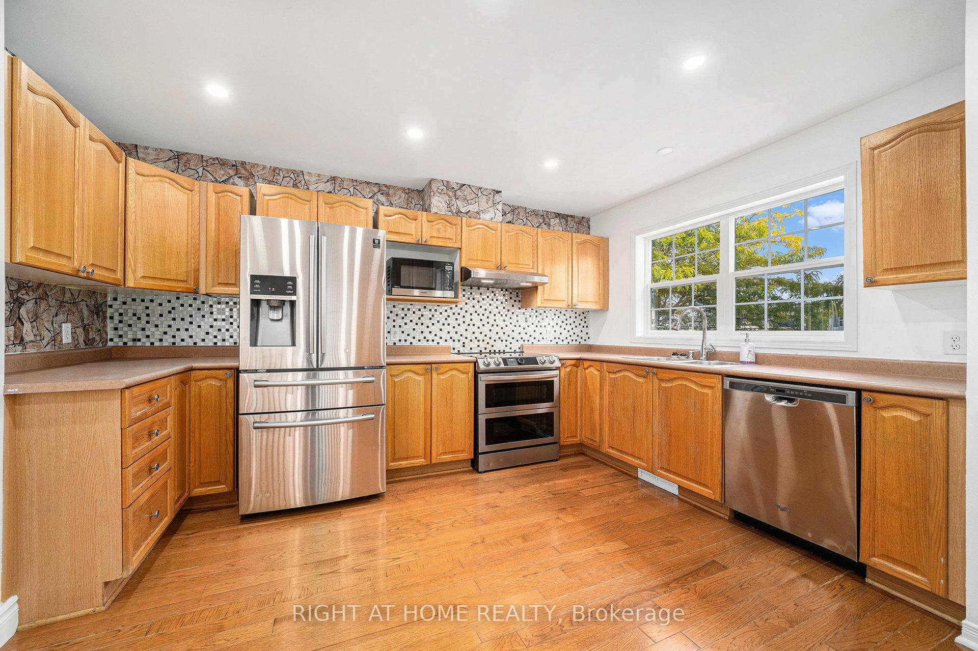 Photo 13 of 116 Calaveras Avenue, Ottawa, Barrhaven - Longfields — HOMEH