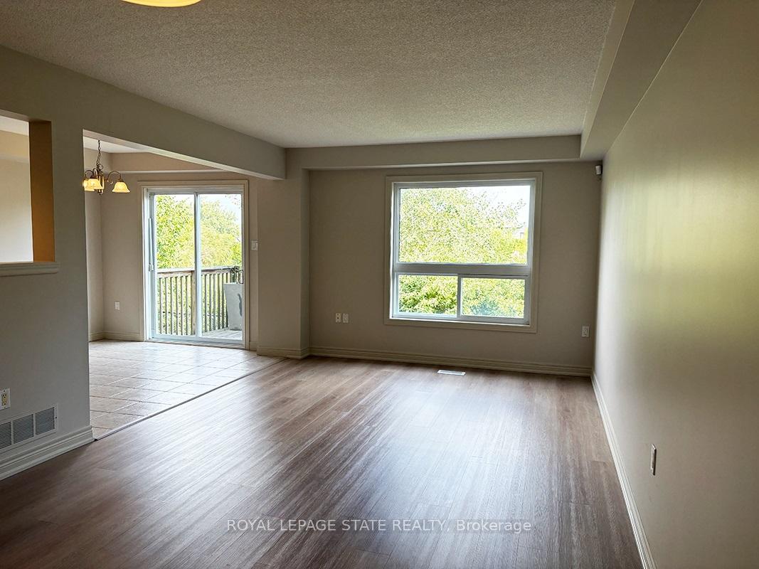 Photo 5 of Unit 16, 25 Ivybridge Drive, Hamilton, Lakeshore — HOMEH