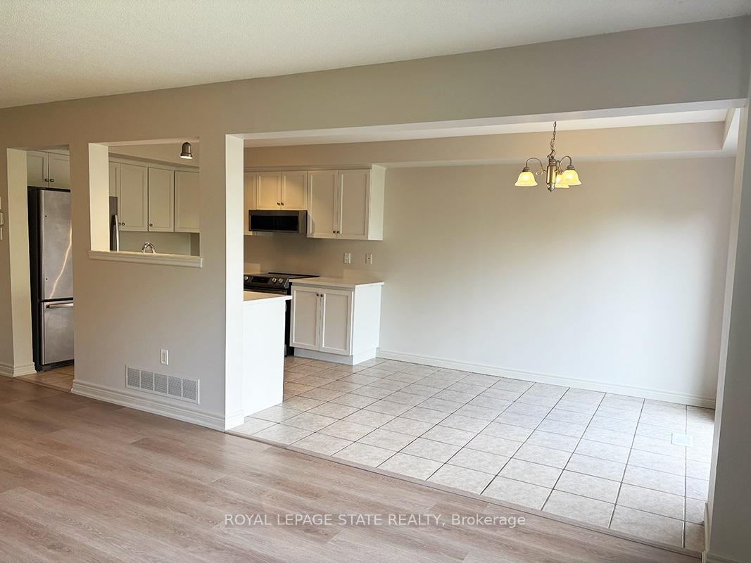 Photo 8 of Unit 16, 25 Ivybridge Drive, Hamilton, Lakeshore — HOMEH