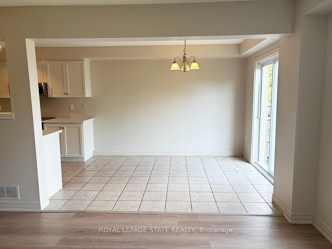 Photo 9 of Unit 16, 25 Ivybridge Drive, Hamilton, Lakeshore — HOMEH