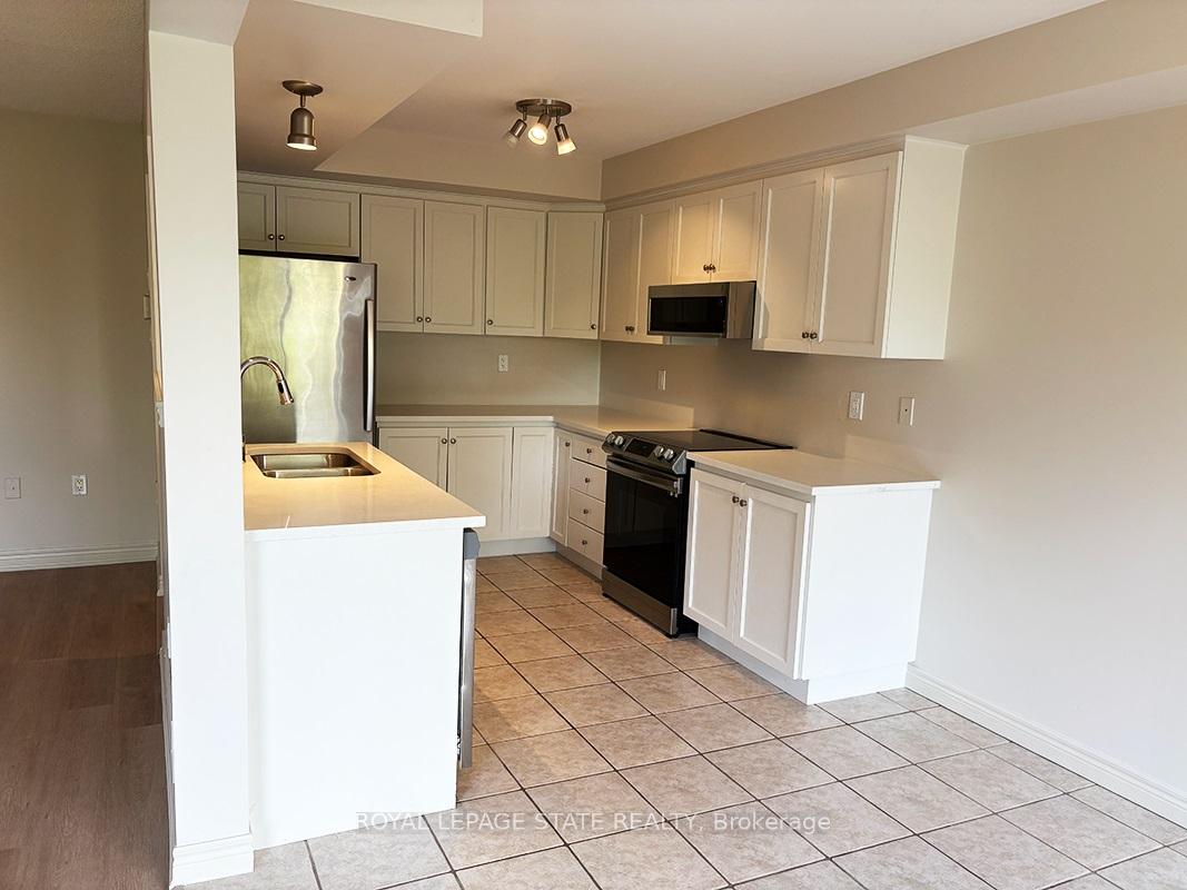 Photo 11 of Unit 16, 25 Ivybridge Drive, Hamilton, Lakeshore — HOMEH