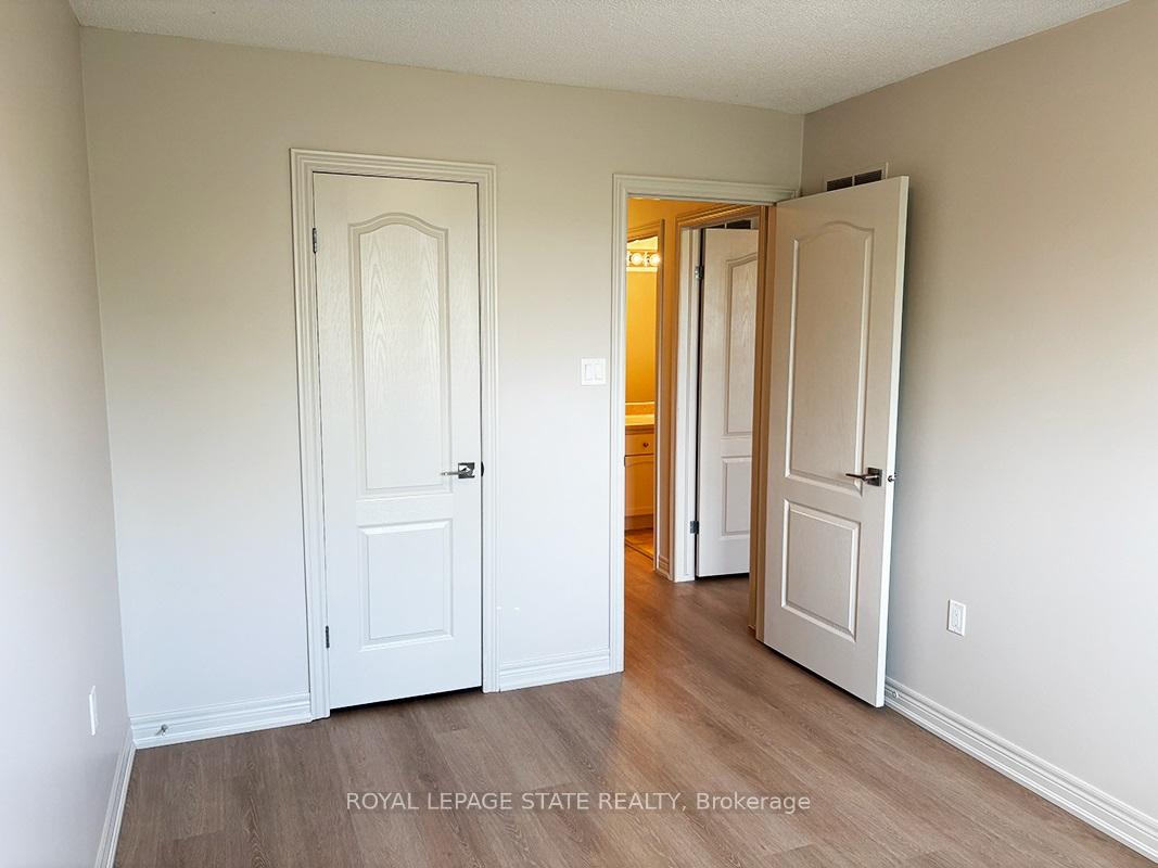 Photo 18 of Unit 16, 25 Ivybridge Drive, Hamilton, Lakeshore — HOMEH