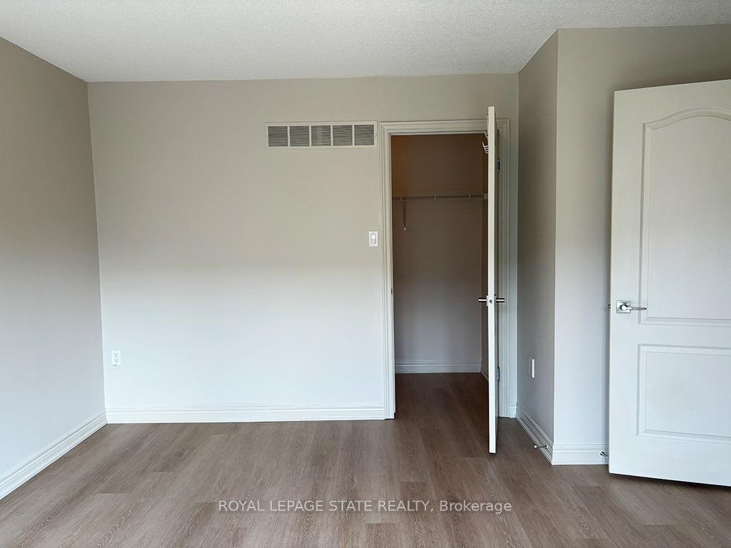 Photo 21 of Unit 16, 25 Ivybridge Drive, Hamilton, Lakeshore — HOMEH