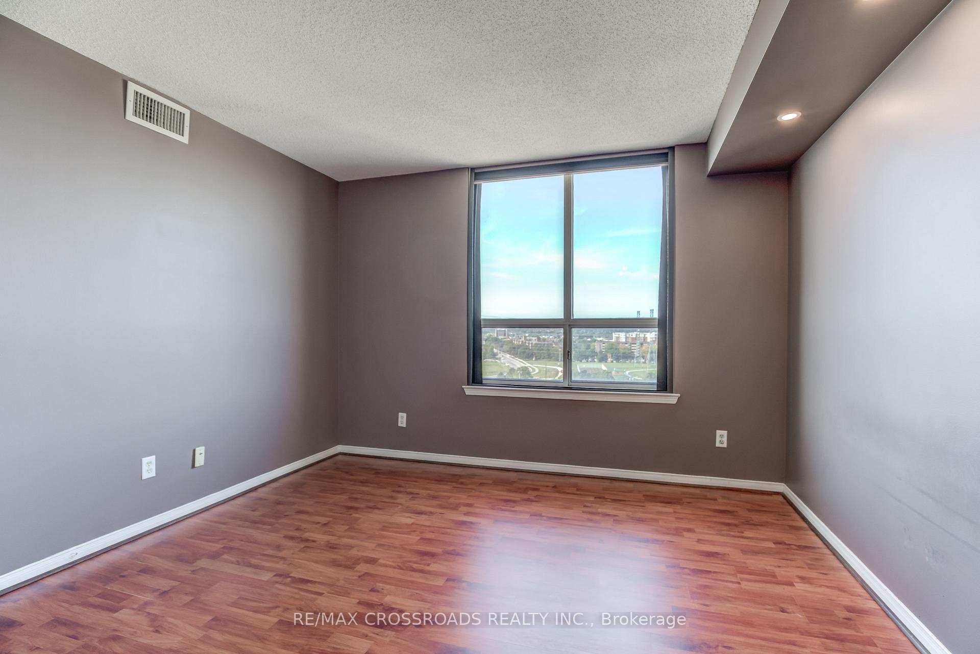 Photo 40 of Unit 1202, 1625 Pickering Parkway, Pickering, Village East — HOMEH