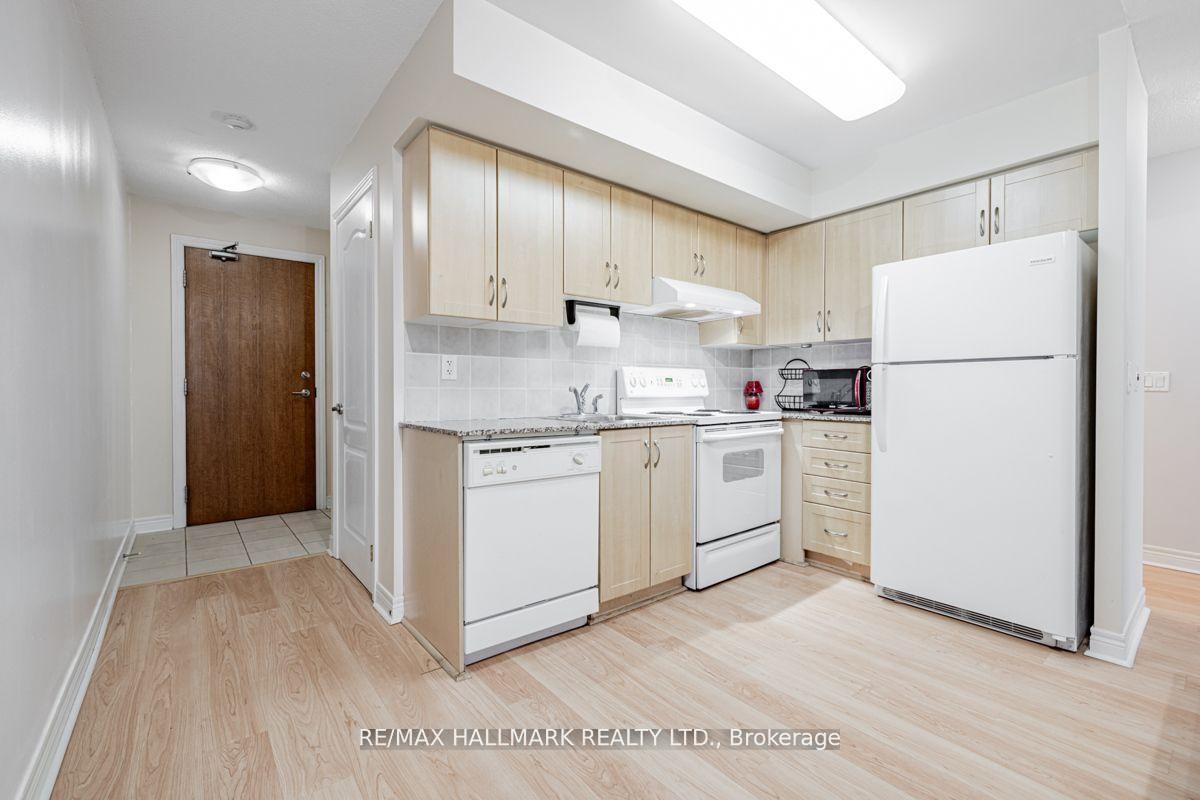 Photo 3 of Unit 717, 50 Disera Drive, Vaughan, Beverley Glen — HOMEH