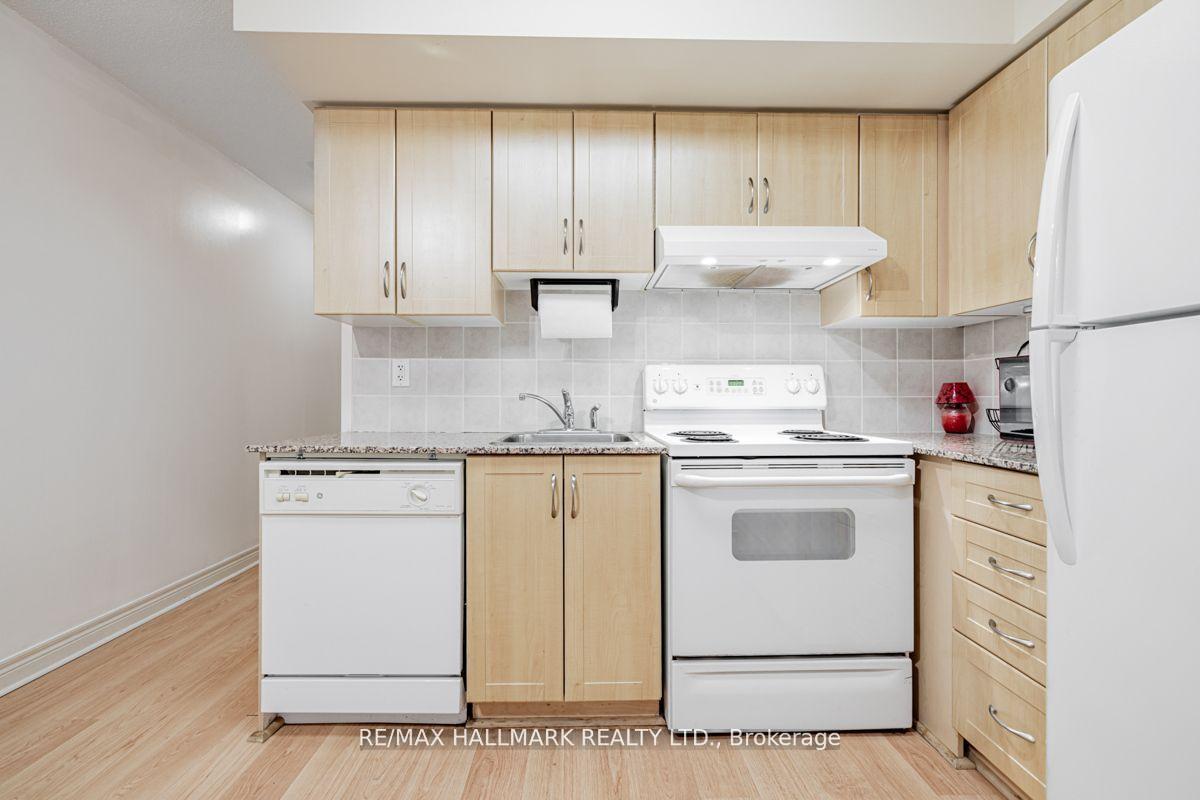 Photo 4 of Unit 717, 50 Disera Drive, Vaughan, Beverley Glen — HOMEH