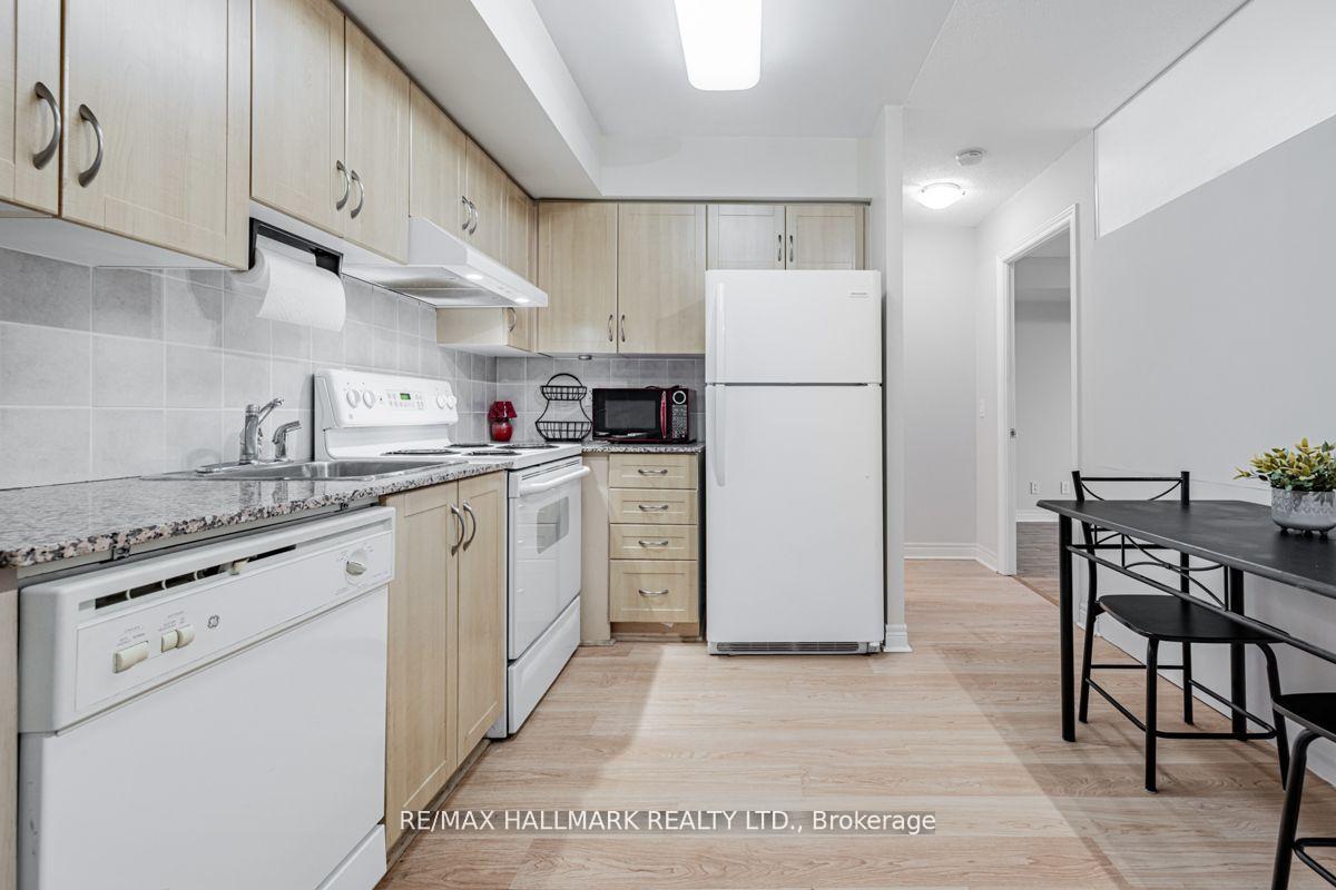 Photo 5 of Unit 717, 50 Disera Drive, Vaughan, Beverley Glen — HOMEH