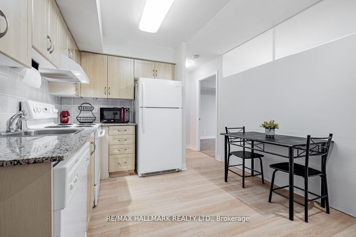 Photo 6 of Unit 717, 50 Disera Drive, Vaughan, Beverley Glen — HOMEH
