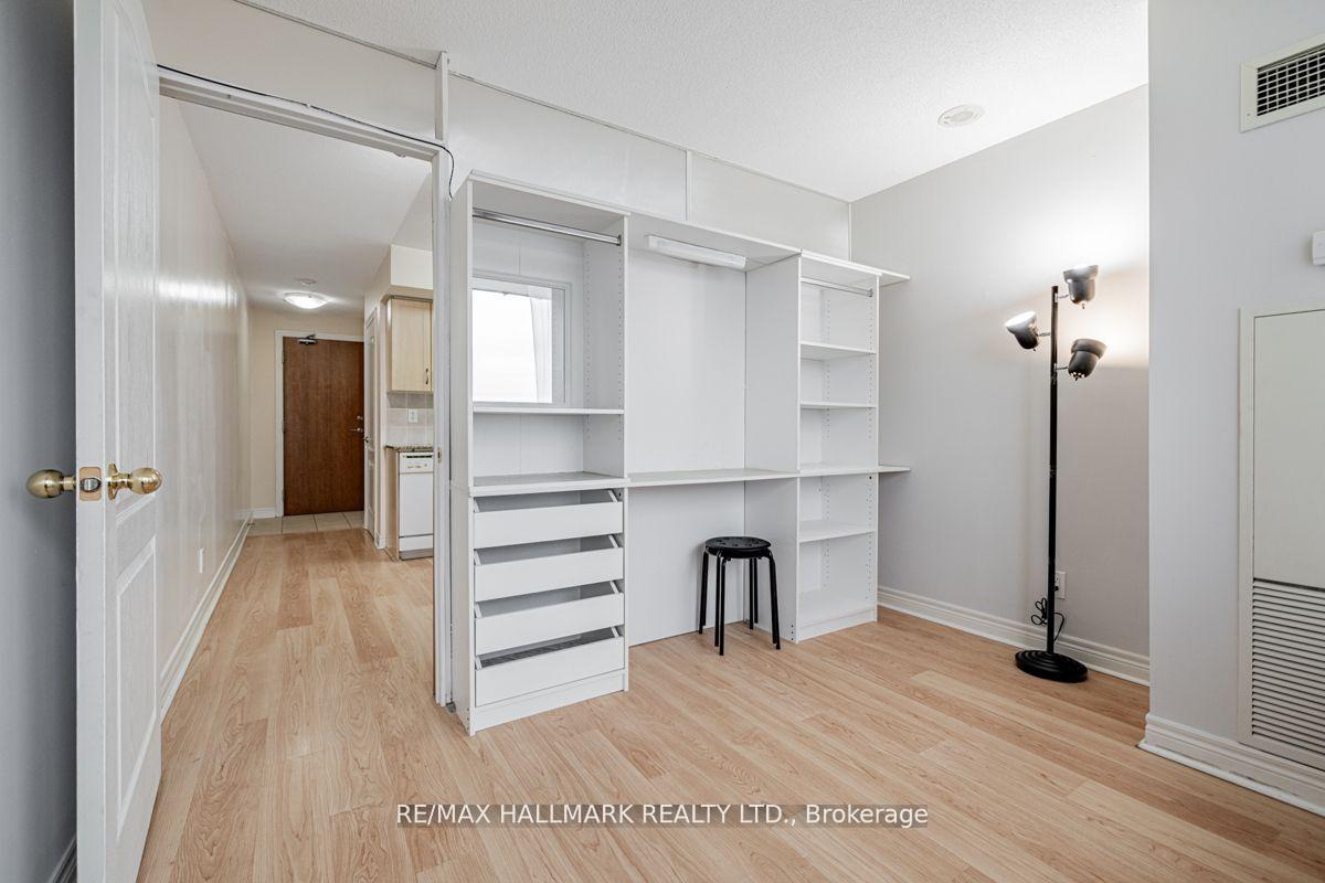 Photo 10 of Unit 717, 50 Disera Drive, Vaughan, Beverley Glen — HOMEH