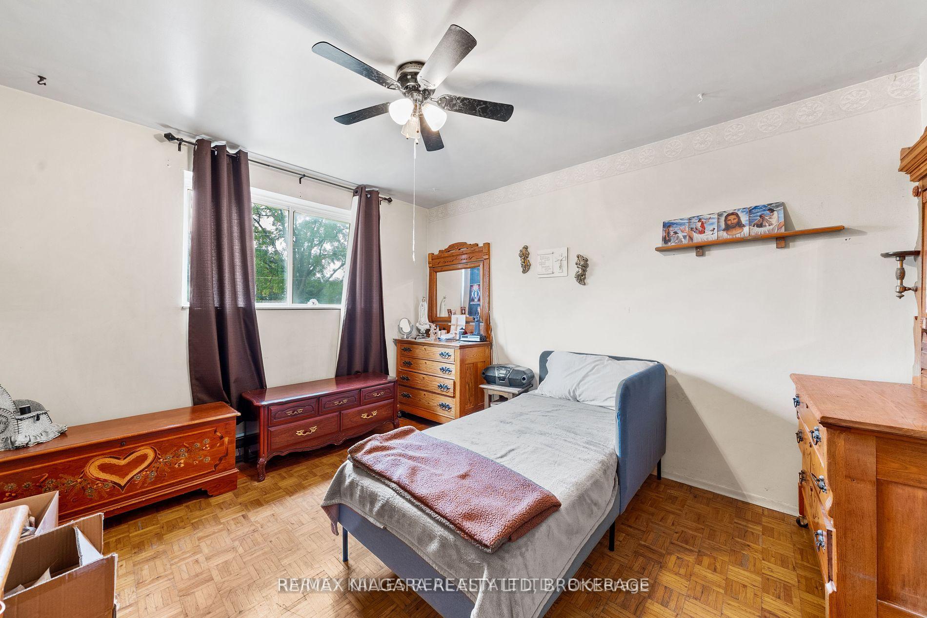 Photo 24 of Unit 4, 327 Queenston Street, St. Catharines, E. Chester — HOMEH