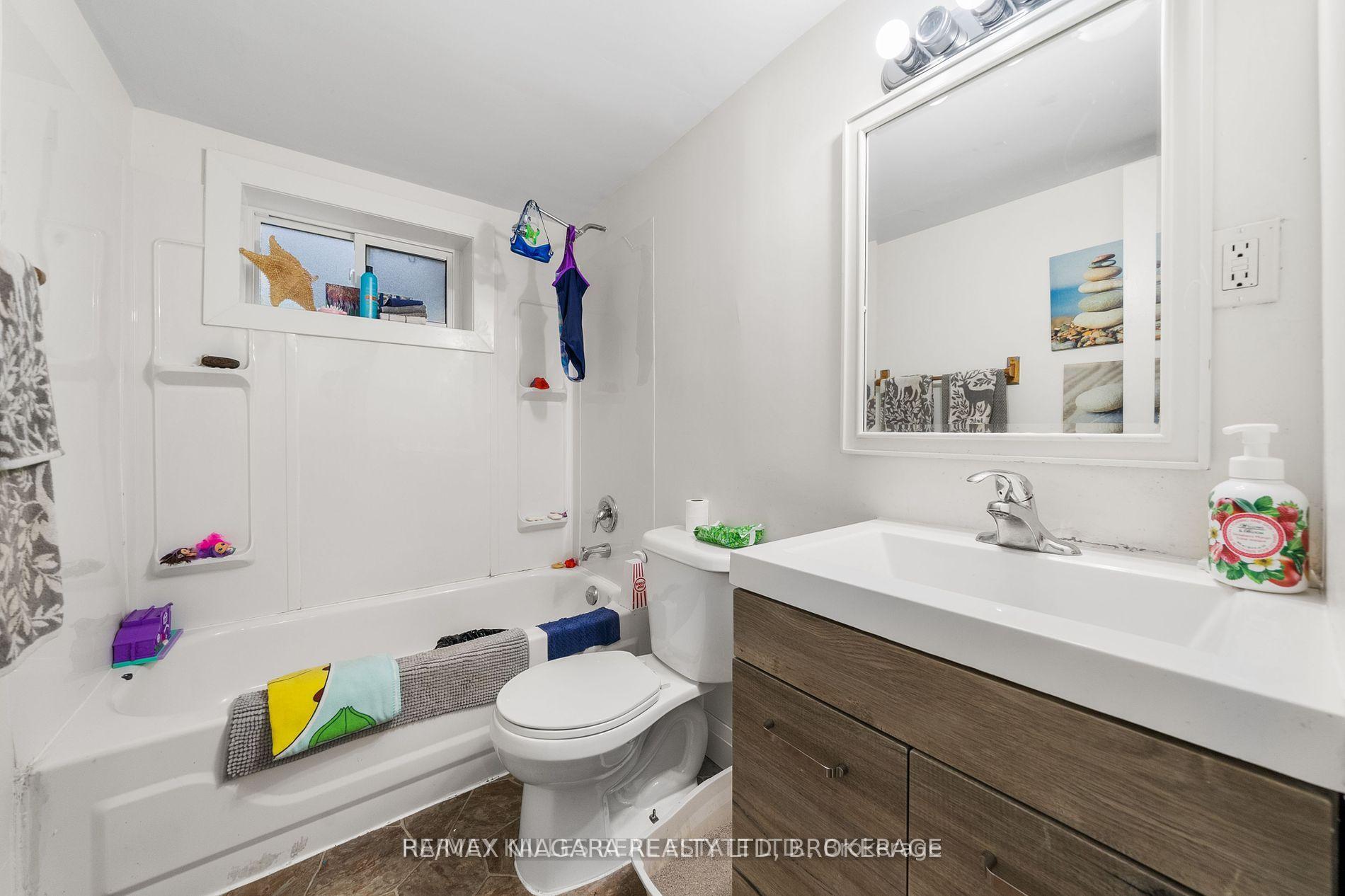 Photo 27 of Unit 4, 327 Queenston Street, St. Catharines, E. Chester — HOMEH