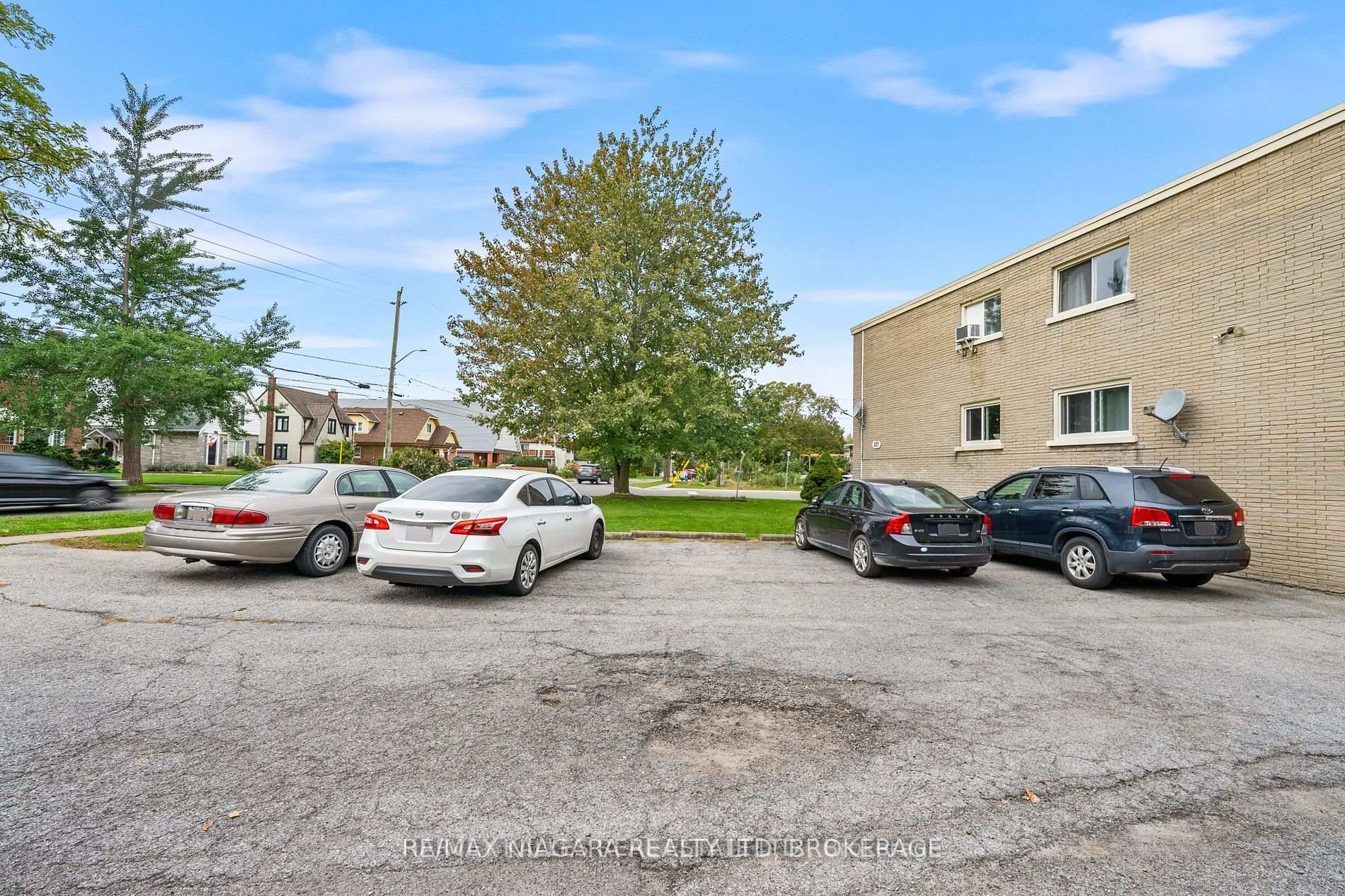 Photo 34 of Unit 4, 327 Queenston Street, St. Catharines, E. Chester — HOMEH