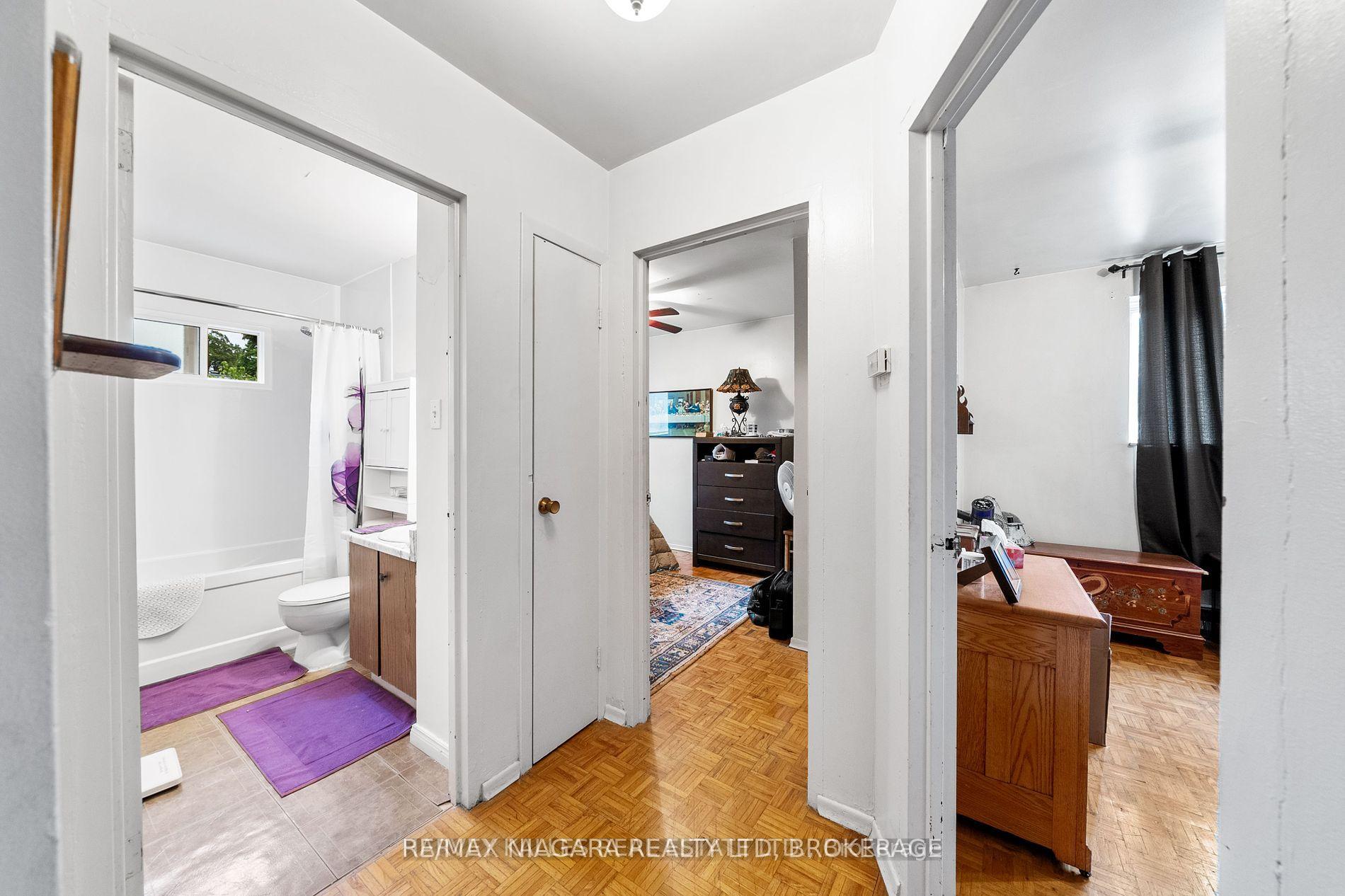 Photo 11 of Unit 4, 327 Queenston Street, St. Catharines, E. Chester — HOMEH