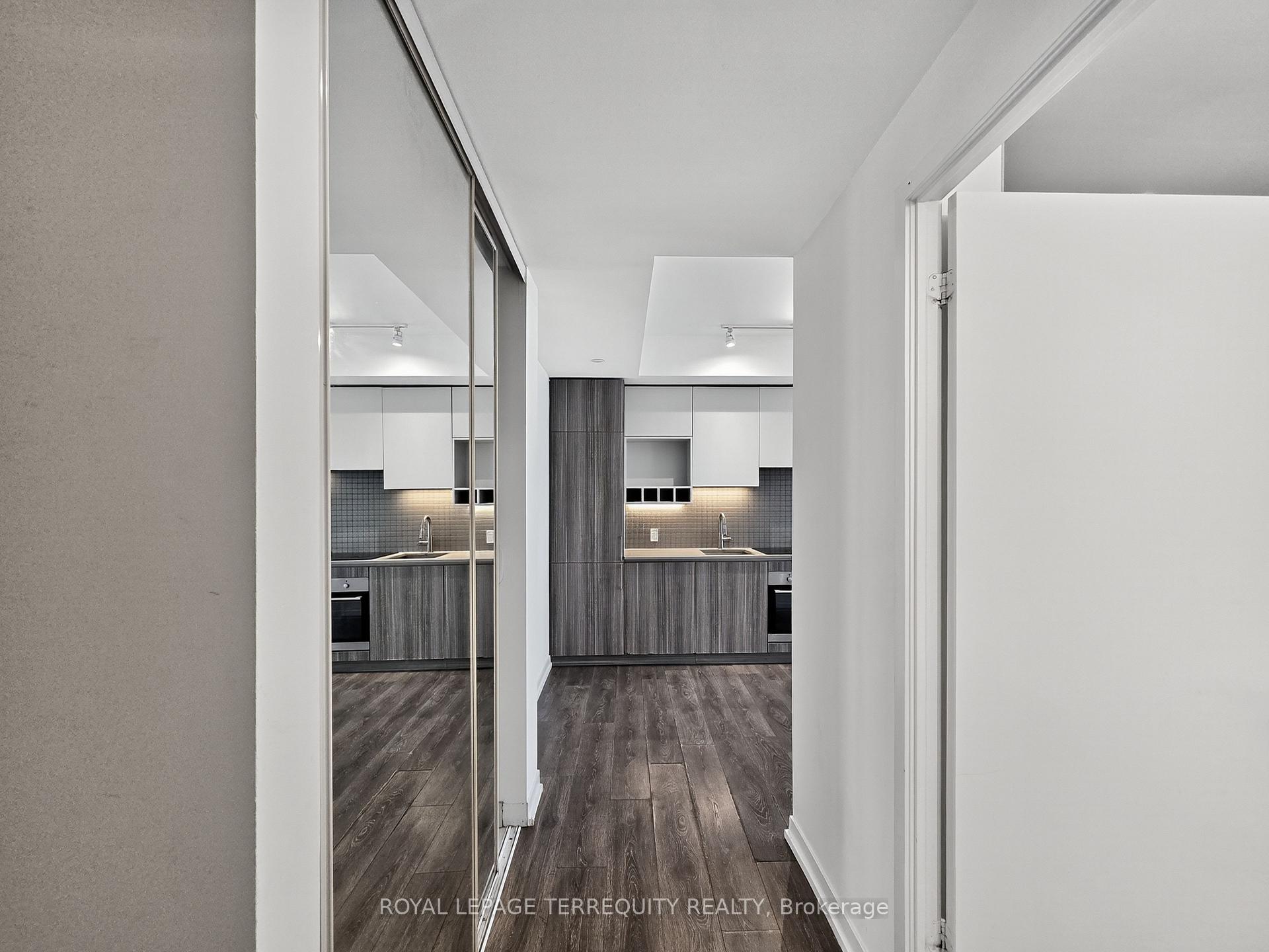 Photo 2 of Unit 3711, 898 Portage Parkway, Vaughan, Vaughan Corporate Centre — HOMEH