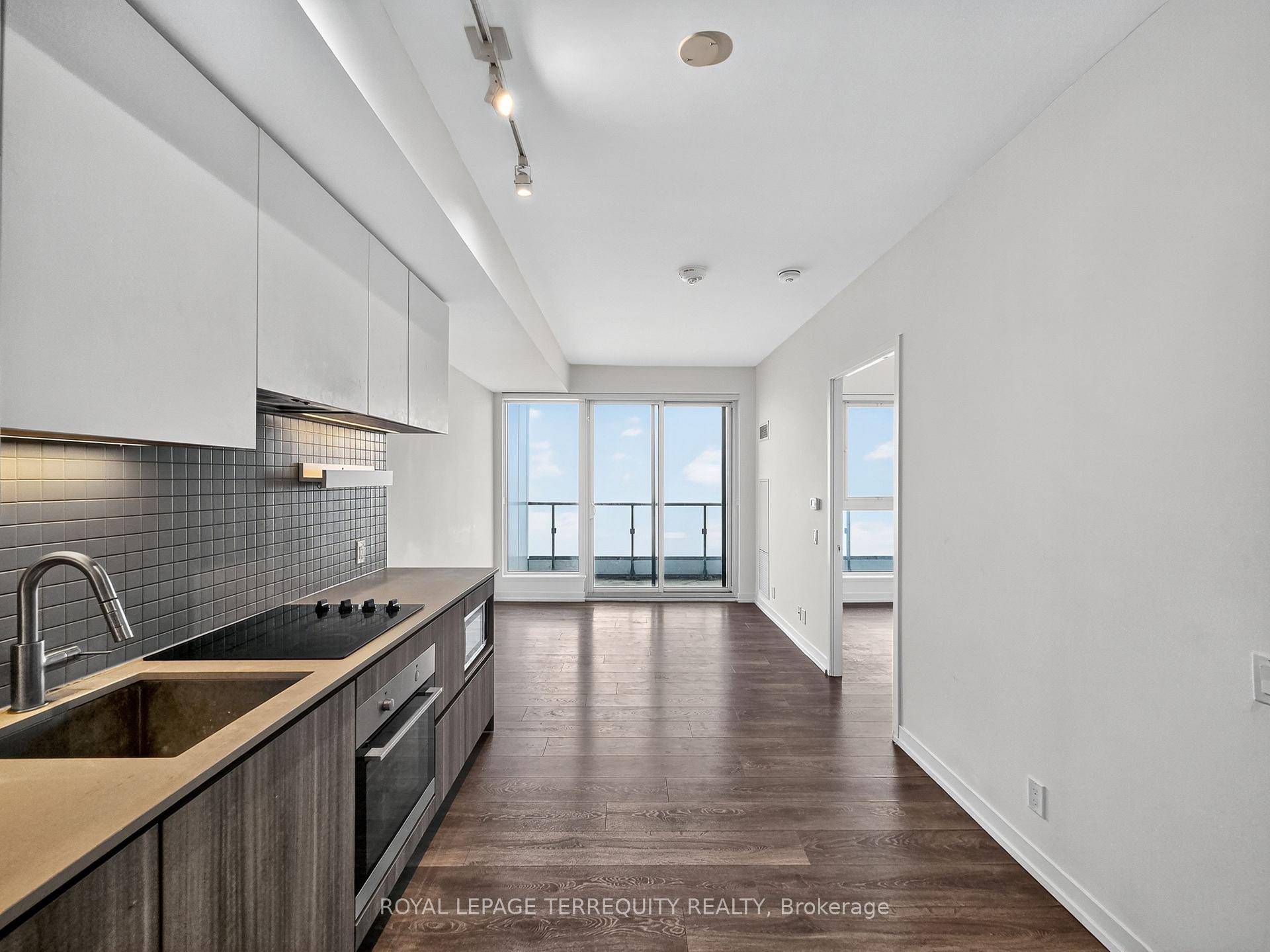 Photo 6 of Unit 3711, 898 Portage Parkway, Vaughan, Vaughan Corporate Centre — HOMEH