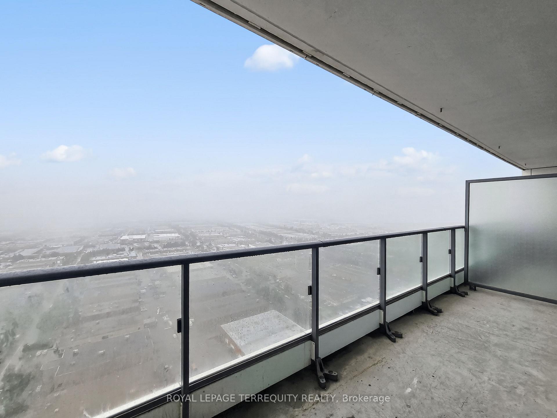 Photo 9 of Unit 3711, 898 Portage Parkway, Vaughan, Vaughan Corporate Centre — HOMEH