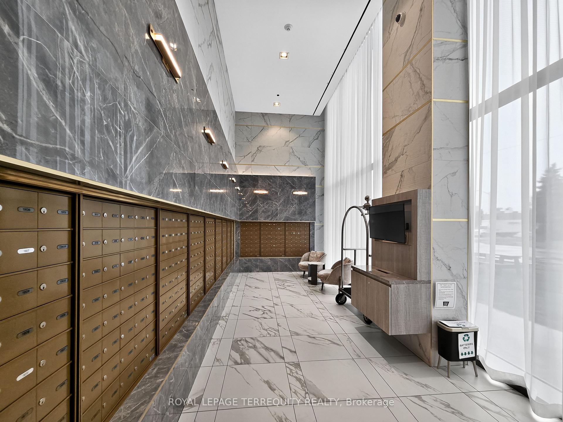 Photo 11 of Unit 3711, 898 Portage Parkway, Vaughan, Vaughan Corporate Centre — HOMEH