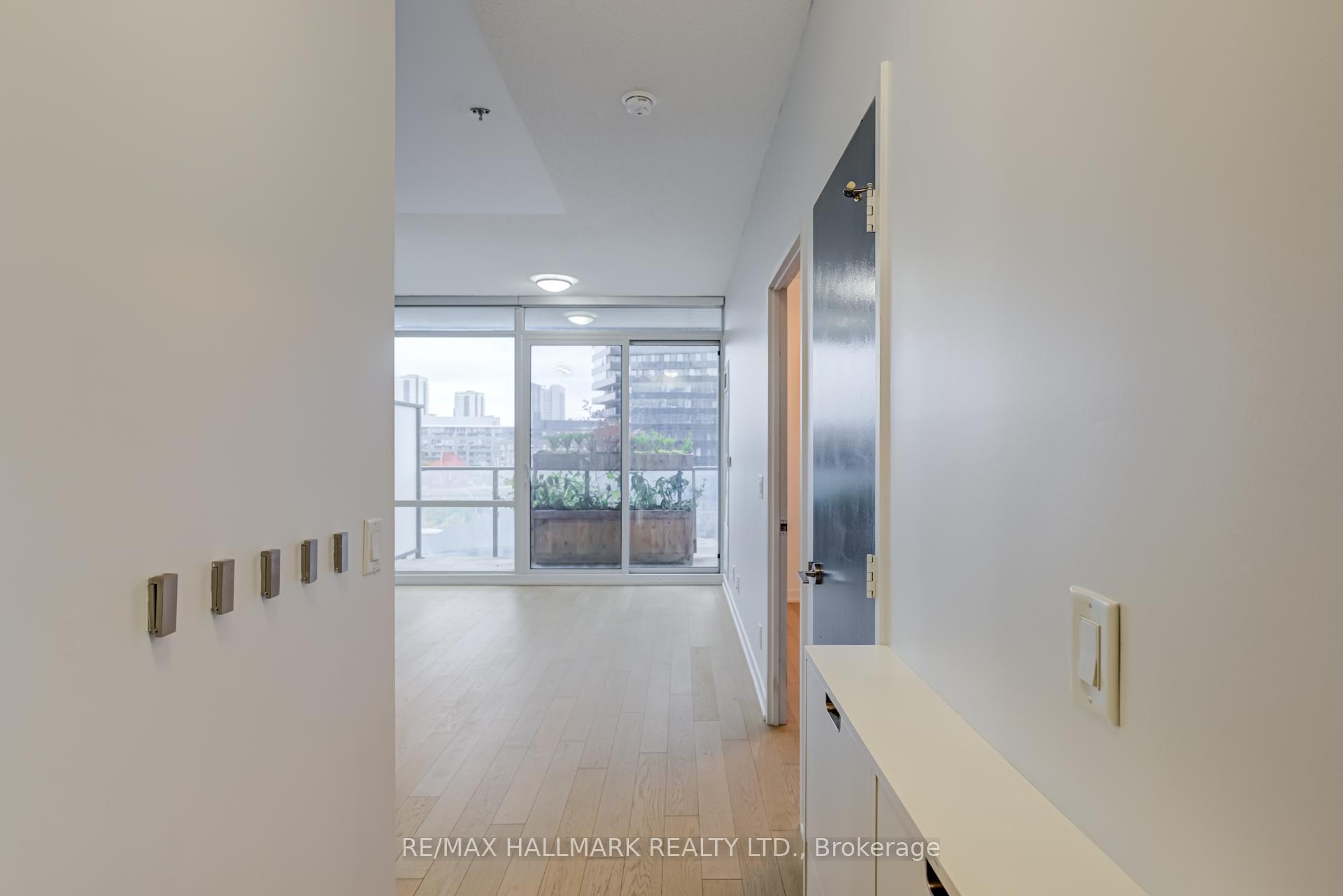 Photo 9 of Unit S513, 120 Bayview Avenue, Toronto, Waterfront Communities — HOMEH