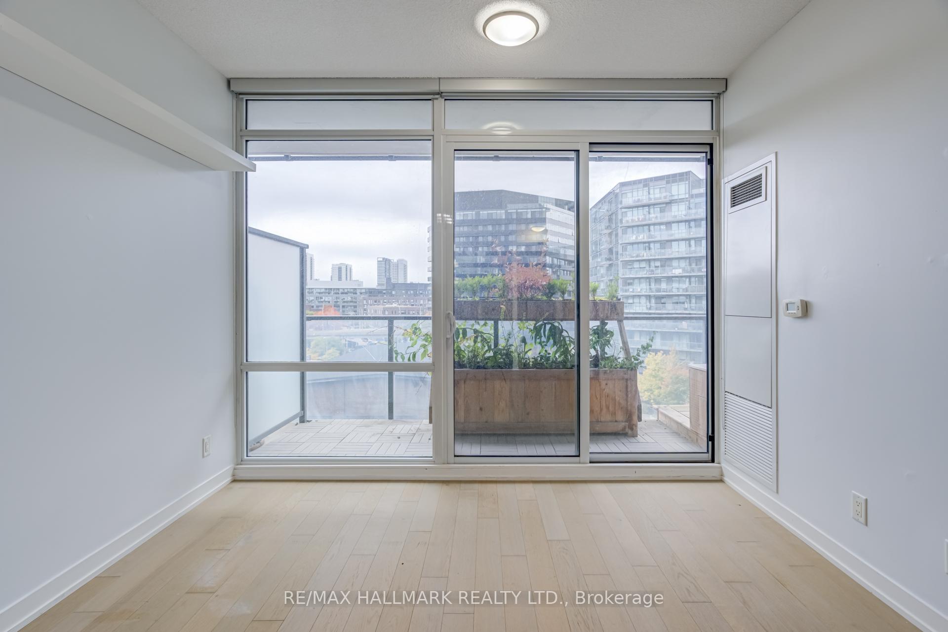 Photo 13 of Unit S513, 120 Bayview Avenue, Toronto, Waterfront Communities — HOMEH