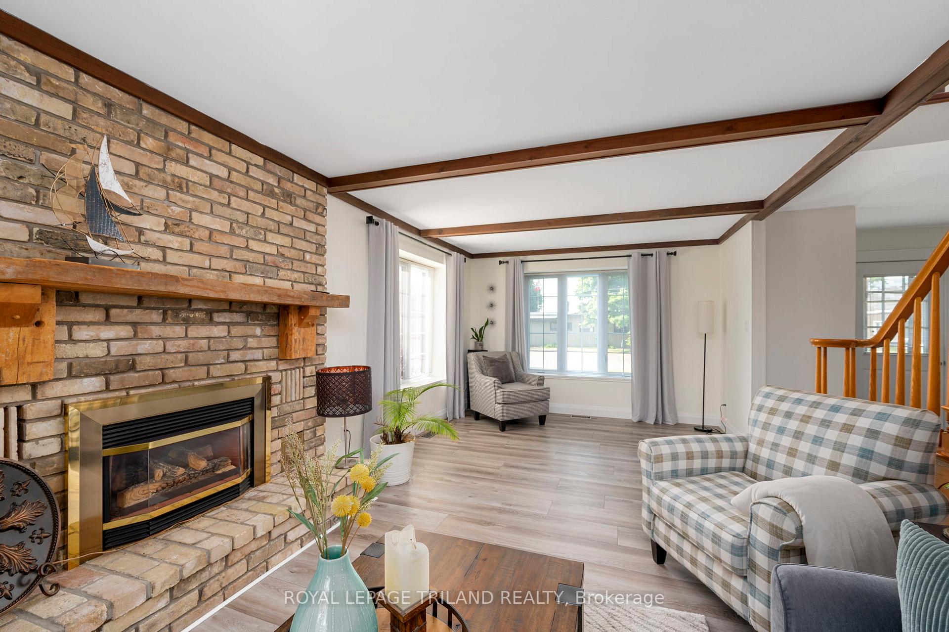 Photo 6 of 215 Kitchener Avenue, Central Elgin, Rural Central Elgin — HOMEH