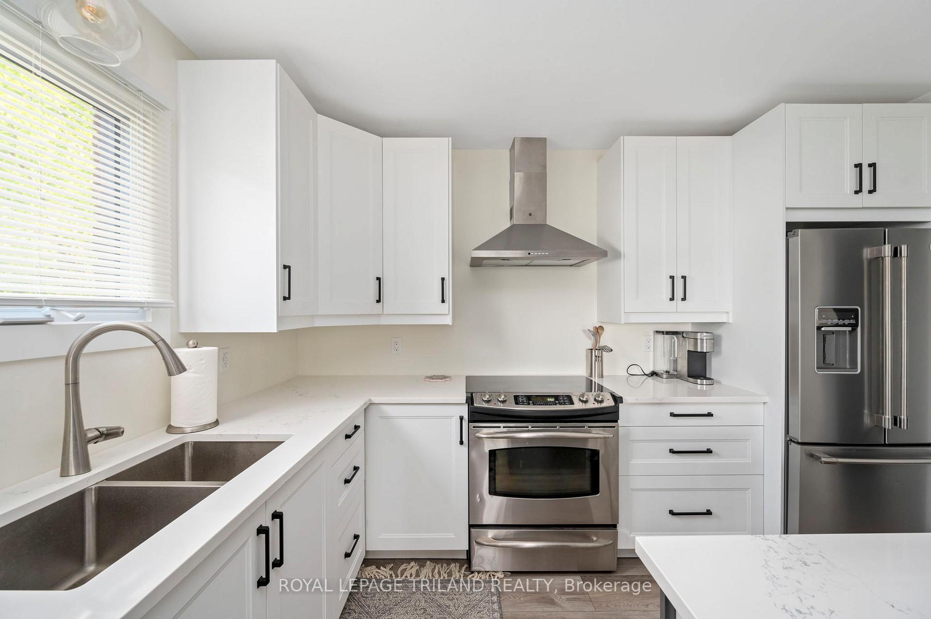 Photo 16 of 215 Kitchener Avenue, Central Elgin, Rural Central Elgin — HOMEH