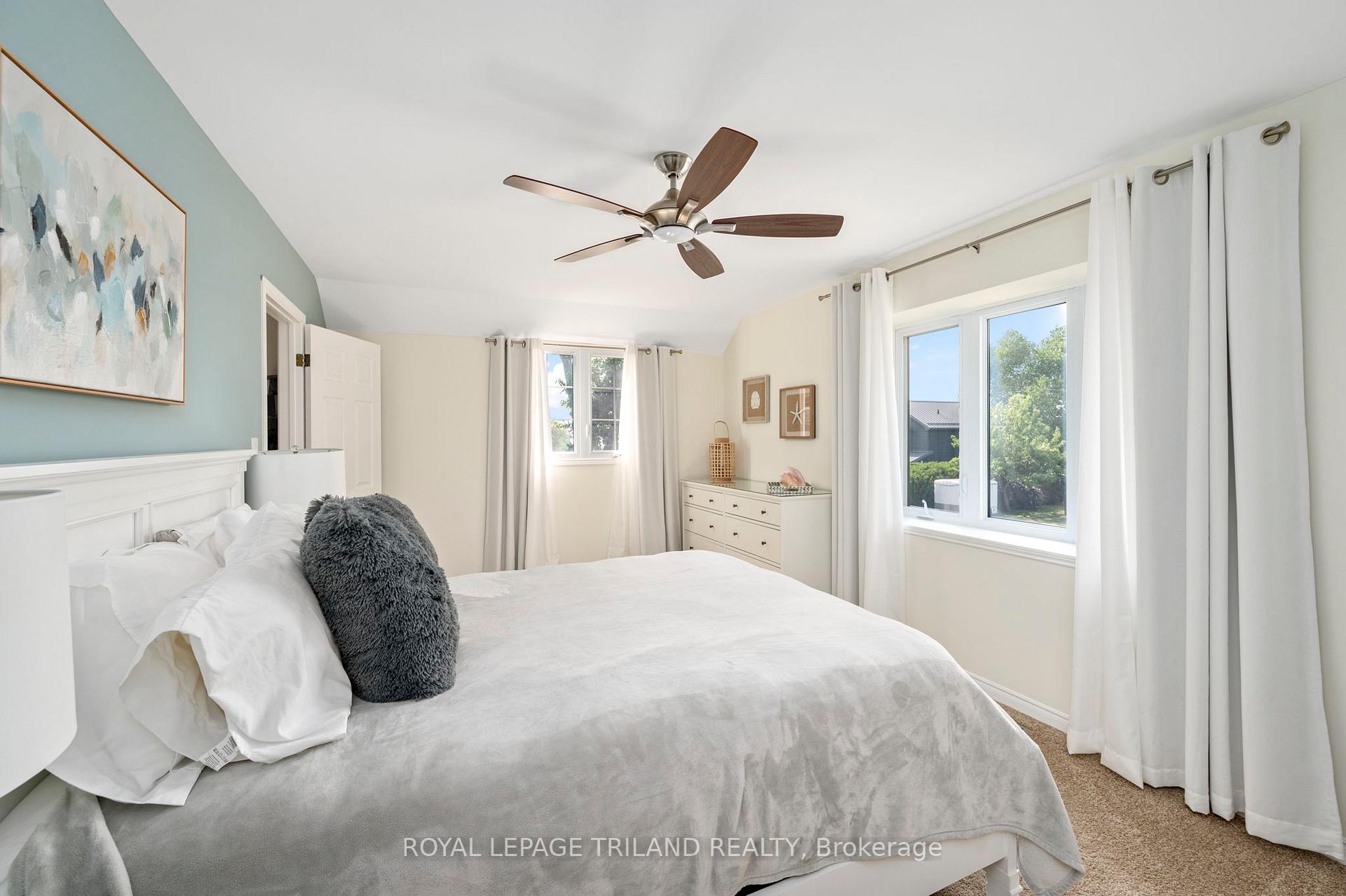 Photo 21 of 215 Kitchener Avenue, Central Elgin, Rural Central Elgin — HOMEH