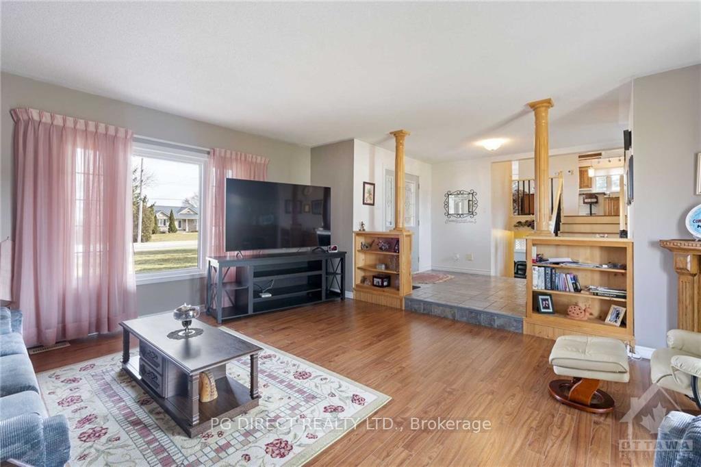 Photo 3 of 1702 County Road 2, Edwardsburgh/Cardinal, Edwardsburgh/Cardinal Twp — HOMEH
