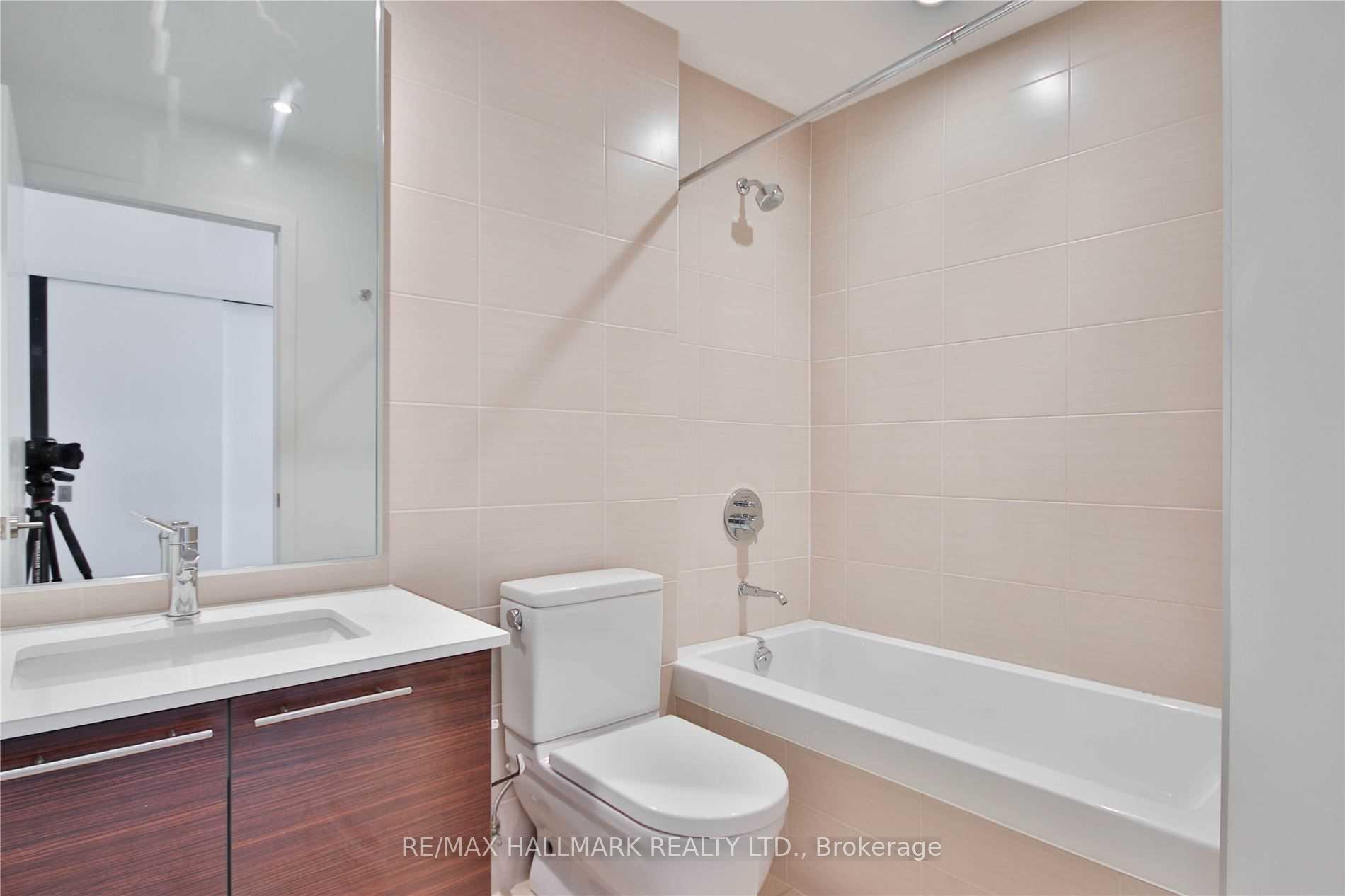 Photo 6 of Unit 418, 1 Market Street, Toronto, Waterfront Communities — HOMEH