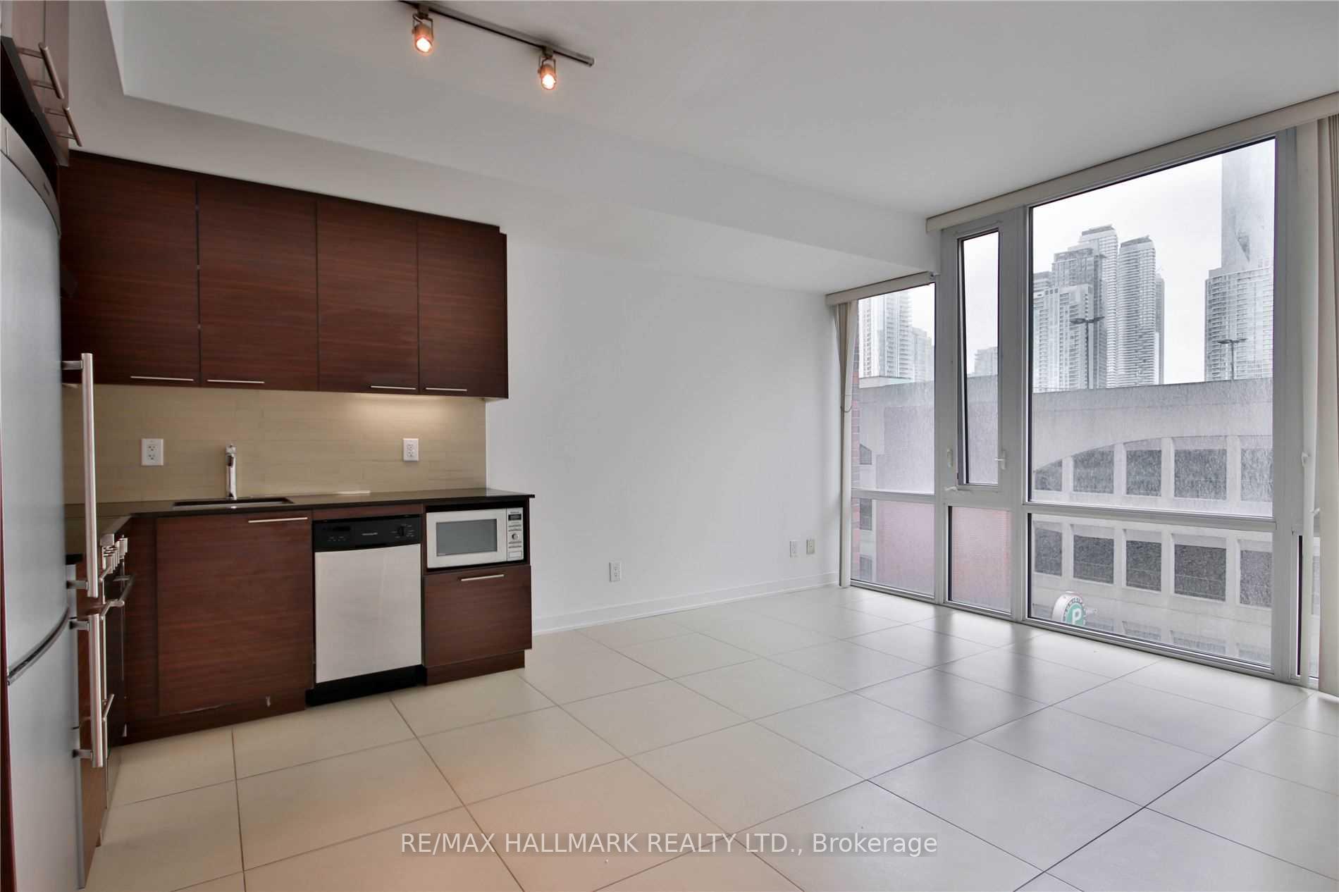 Photo 8 of Unit 418, 1 Market Street, Toronto, Waterfront Communities — HOMEH