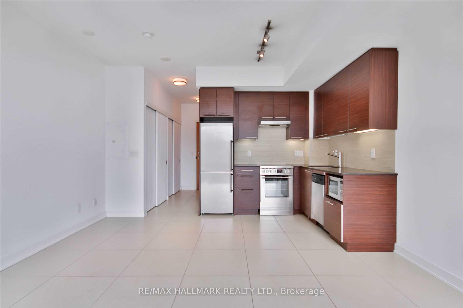 Photo 13 of Unit 418, 1 Market Street, Toronto, Waterfront Communities — HOMEH