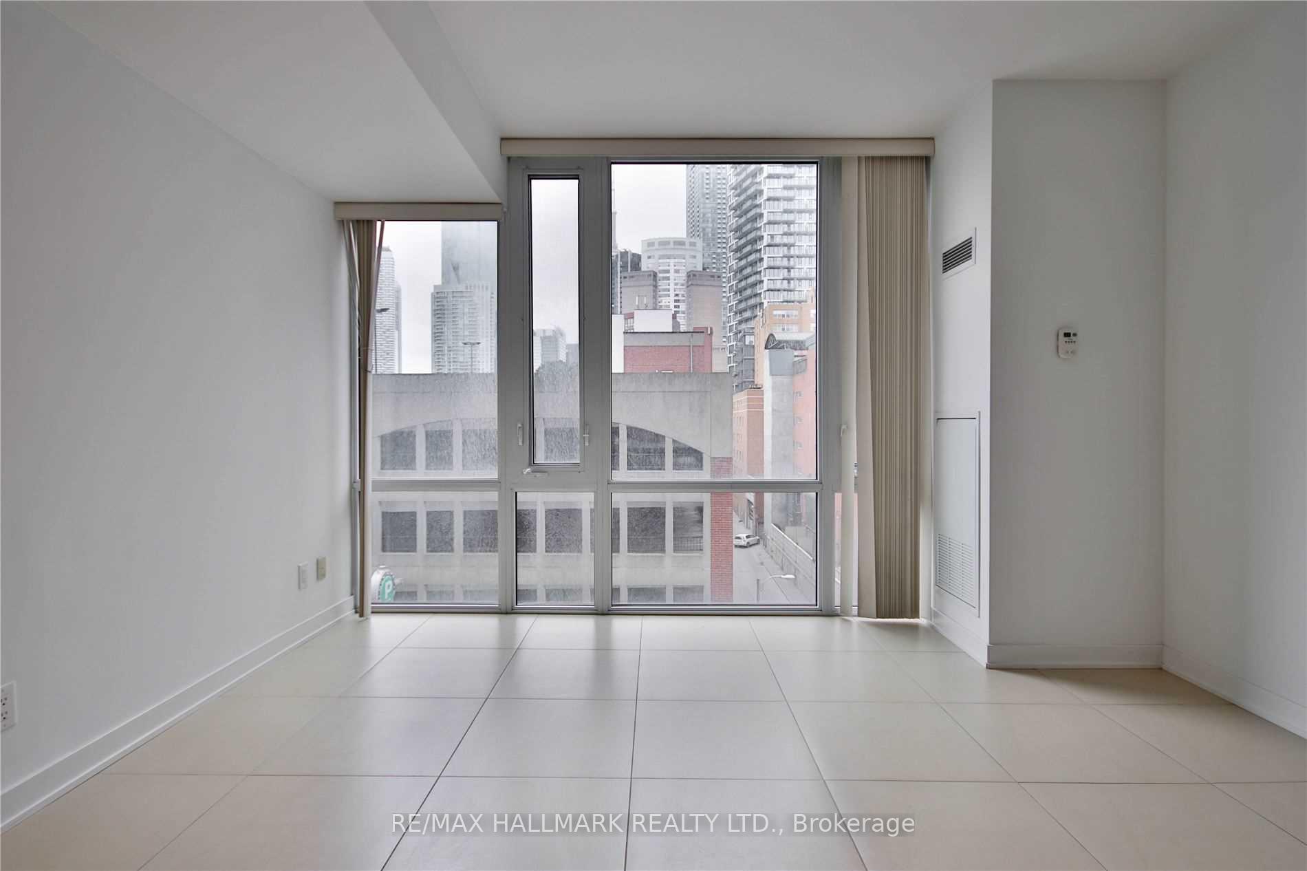 Photo 15 of Unit 418, 1 Market Street, Toronto, Waterfront Communities — HOMEH