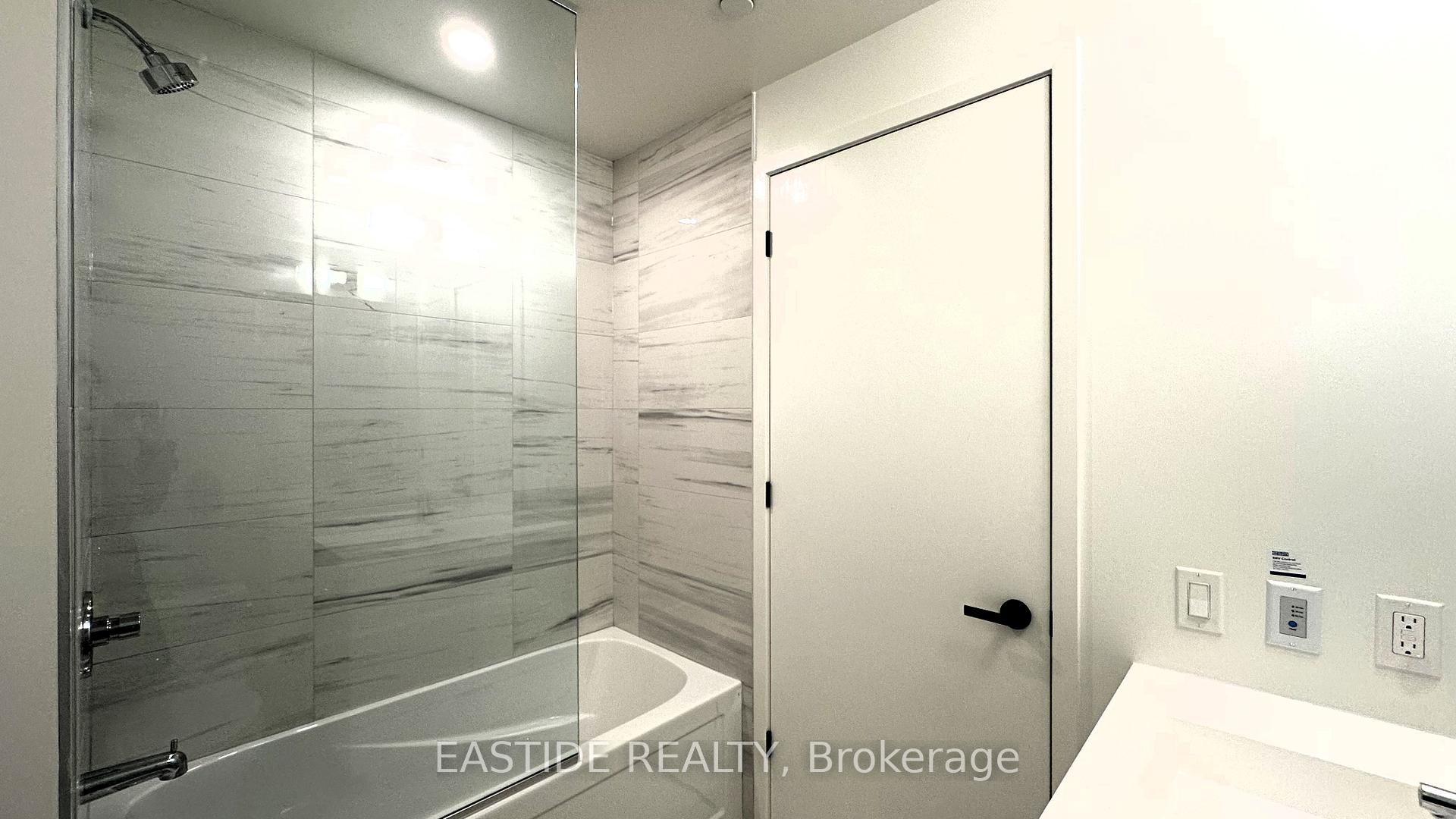 Photo 7 of Unit 1705, 8 Interchange Way, Vaughan, Vaughan Corporate Centre — HOMEH