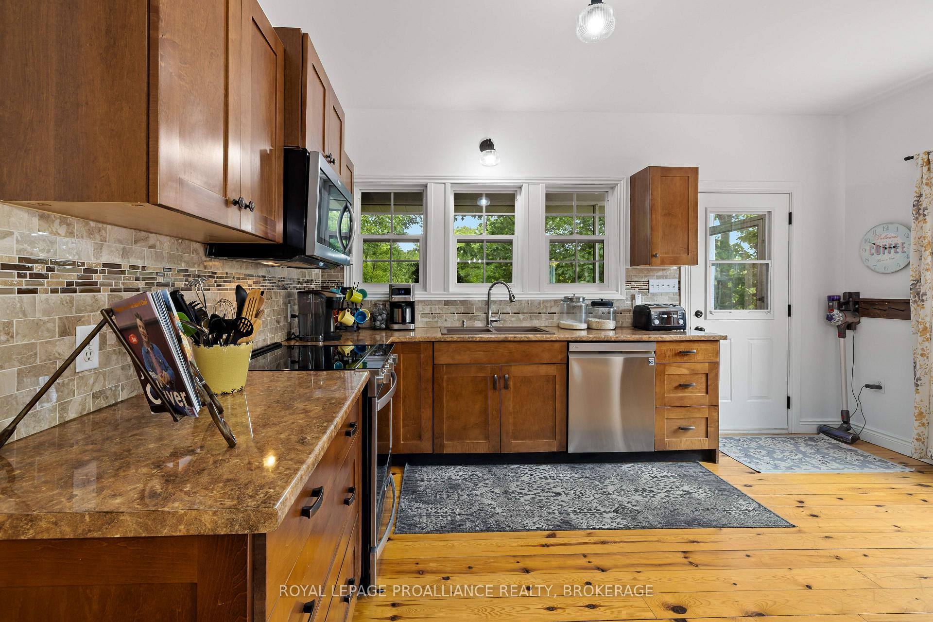Photo 17 of 1208 Warrington Road, Frontenac, Frontenac Centre — HOMEH