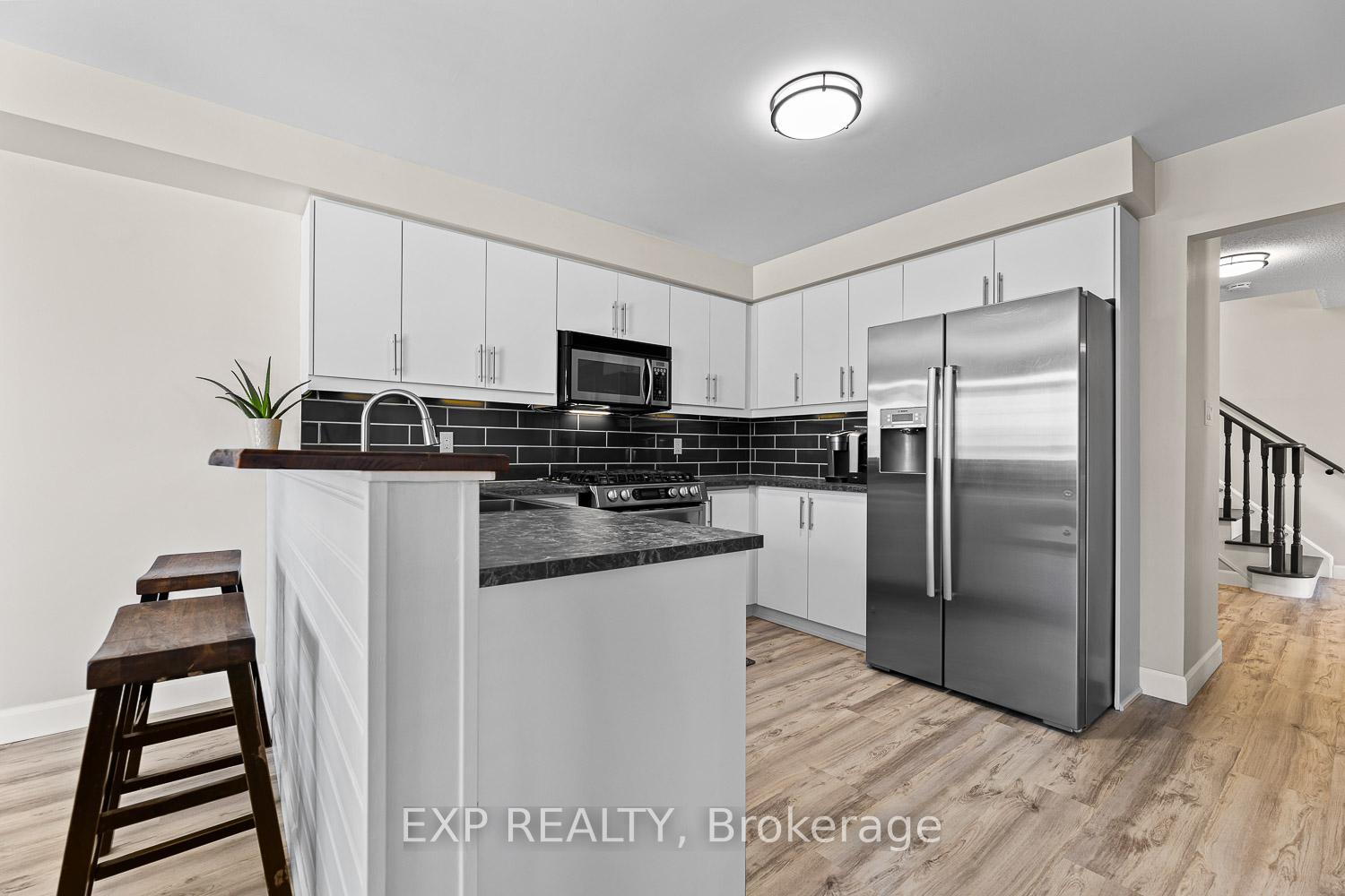 Photo 36 of 46 Emily Carr Crescent, Caledon, Bolton West — HOMEH