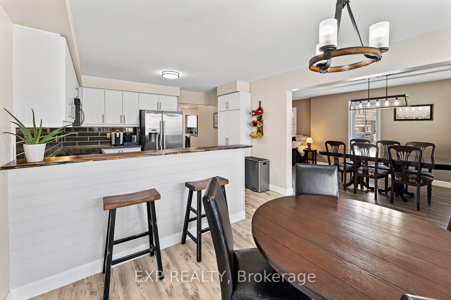 Photo 2 of 46 Emily Carr Crescent, Caledon, Bolton West — HOMEH