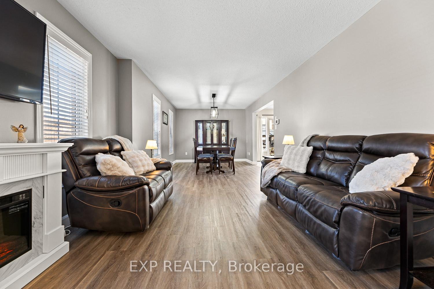 Photo 6 of 46 Emily Carr Crescent, Caledon, Bolton West — HOMEH