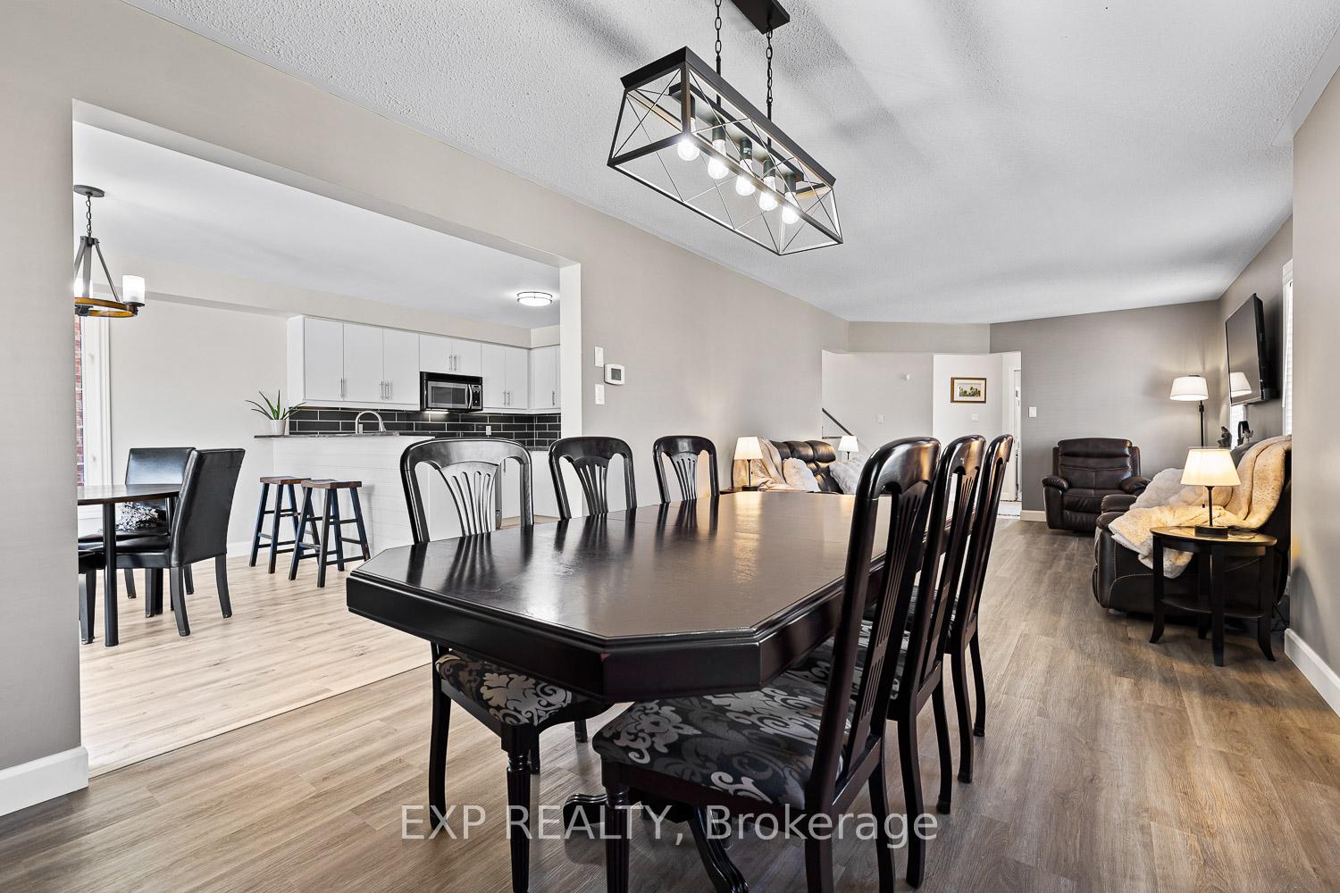 Photo 33 of 46 Emily Carr Crescent, Caledon, Bolton West — HOMEH