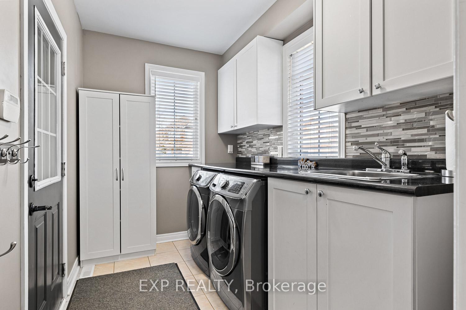 Photo 37 of 46 Emily Carr Crescent, Caledon, Bolton West — HOMEH