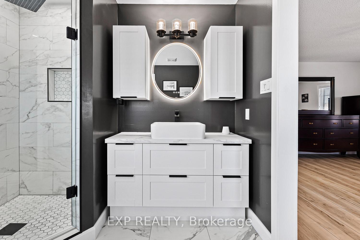 Photo 17 of 46 Emily Carr Crescent, Caledon, Bolton West — HOMEH