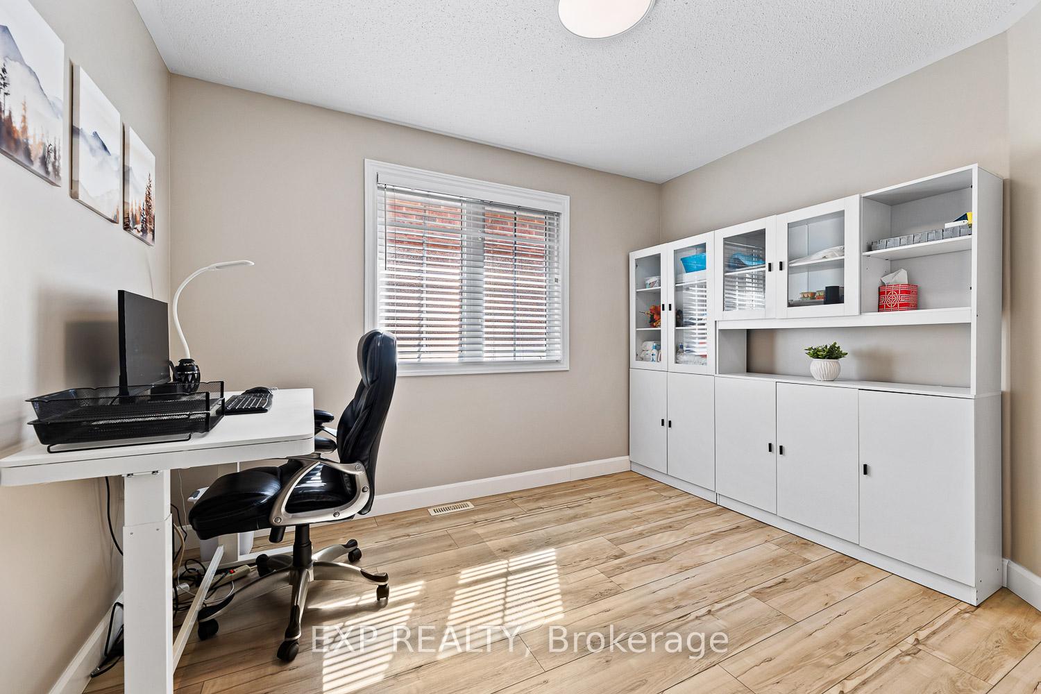 Photo 21 of 46 Emily Carr Crescent, Caledon, Bolton West — HOMEH