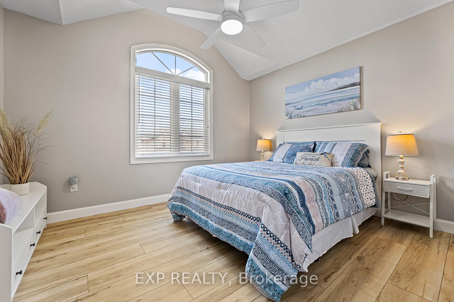 Photo 20 of 46 Emily Carr Crescent, Caledon, Bolton West — HOMEH