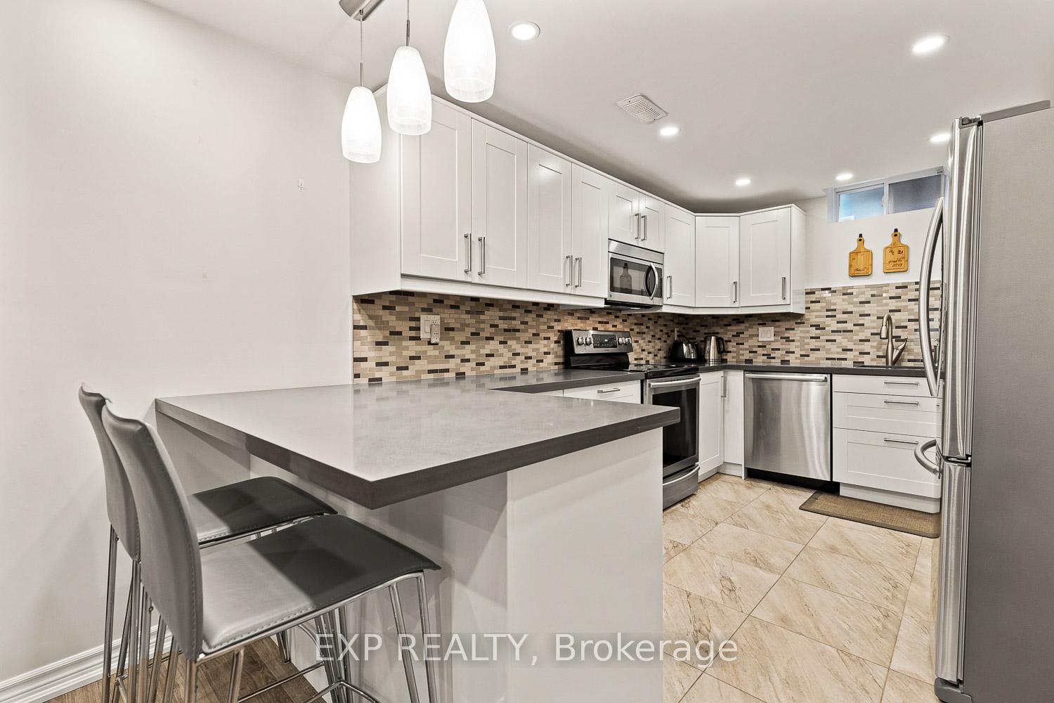 Photo 22 of 46 Emily Carr Crescent, Caledon, Bolton West — HOMEH