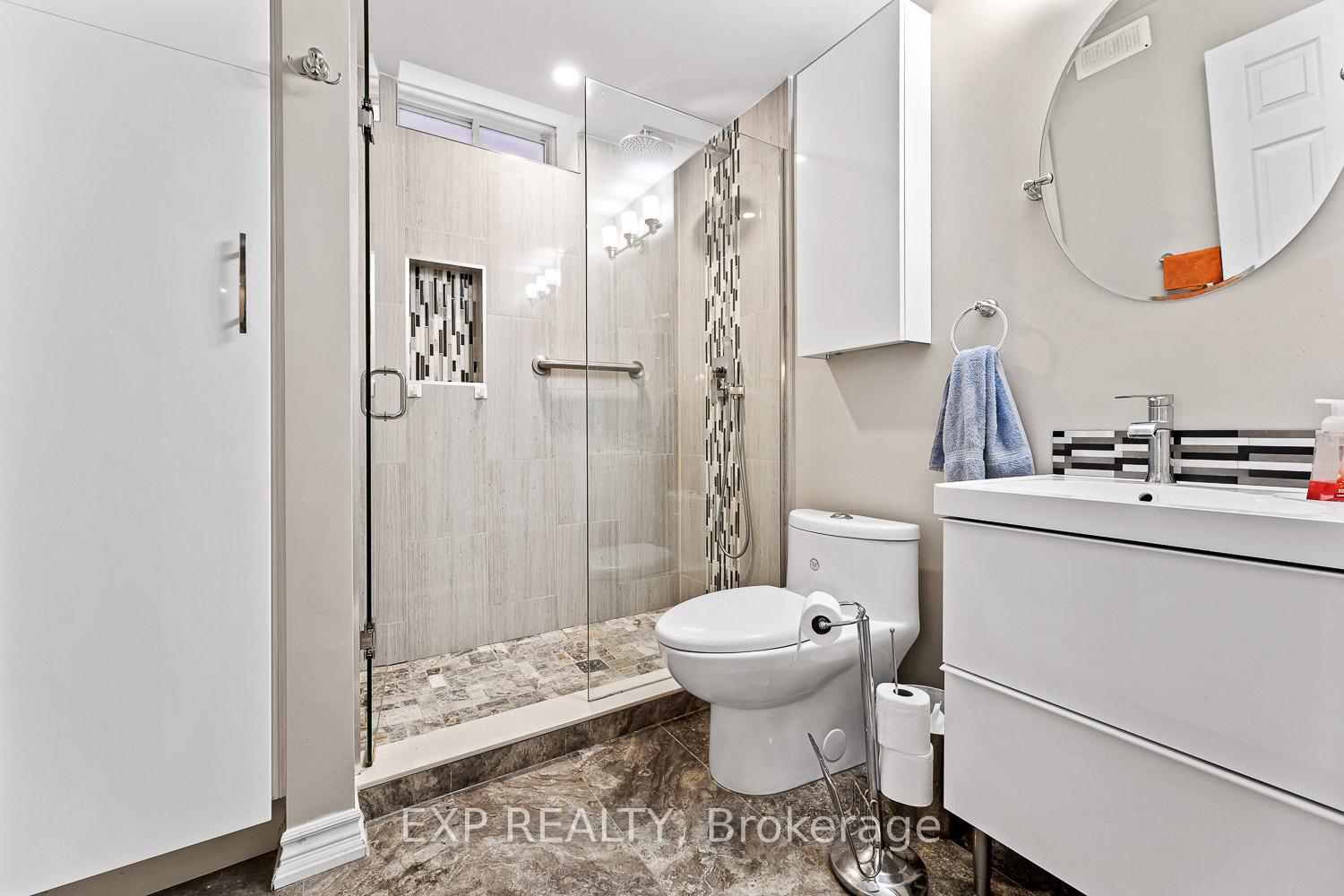 Photo 24 of 46 Emily Carr Crescent, Caledon, Bolton West — HOMEH