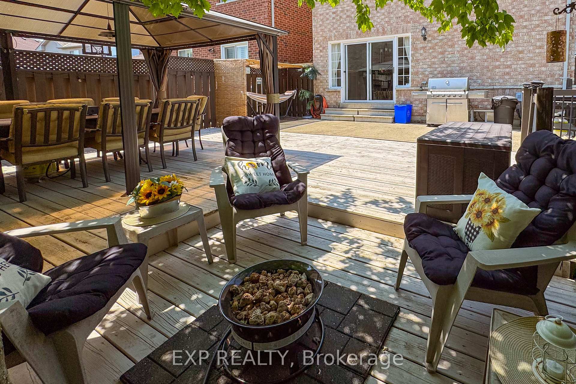 Photo 27 of 46 Emily Carr Crescent, Caledon, Bolton West — HOMEH