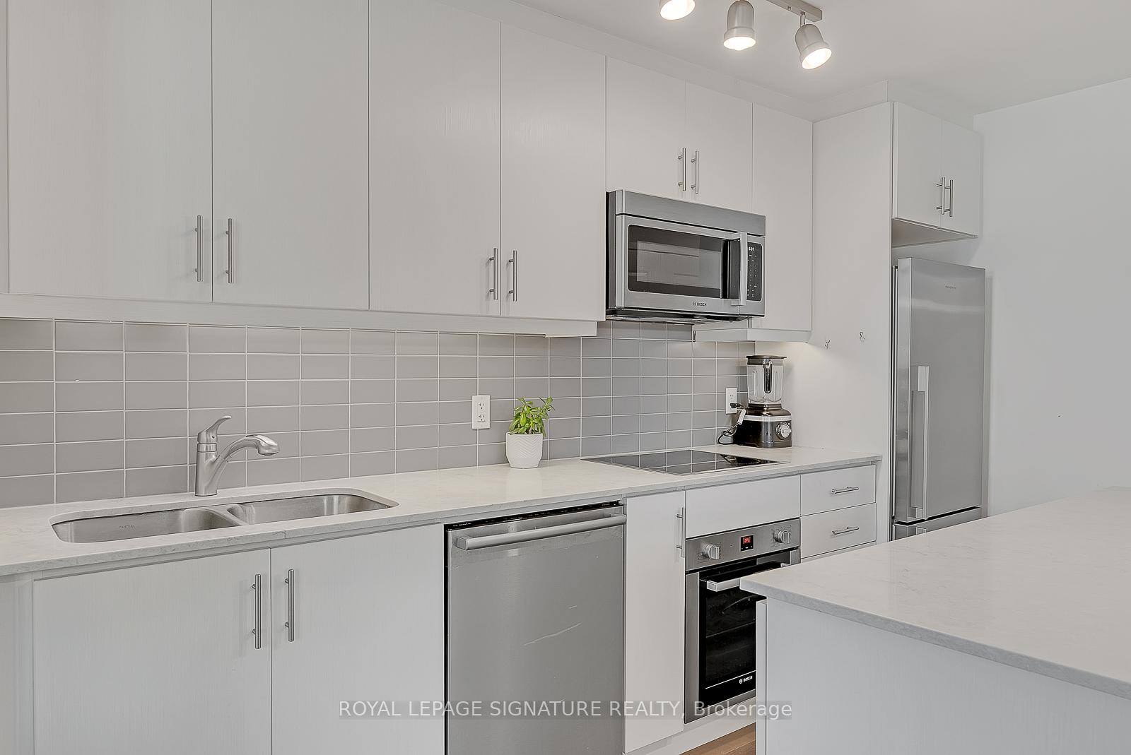 Photo 5 of Unit 1306, 1 The Esplanade, Toronto, Waterfront Communities — HOMEH