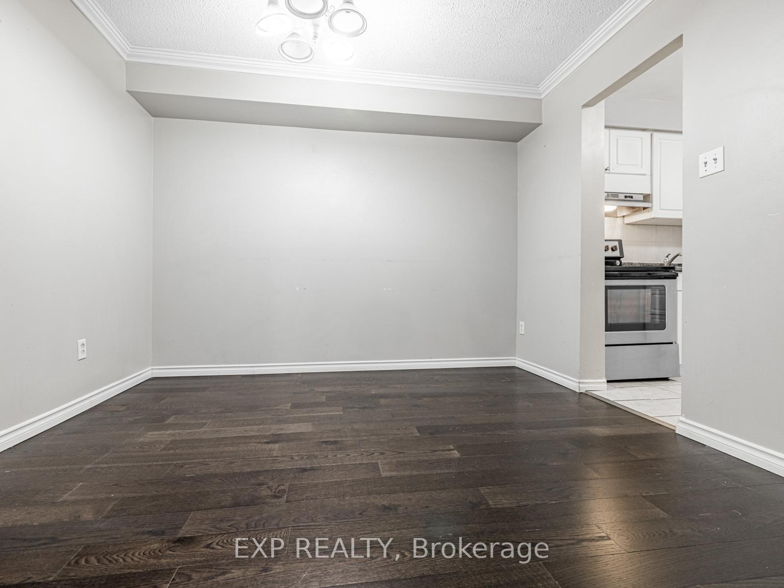 Photo 13 of 161 Milestone Crescent, Aurora, Aurora Village — HOMEH
