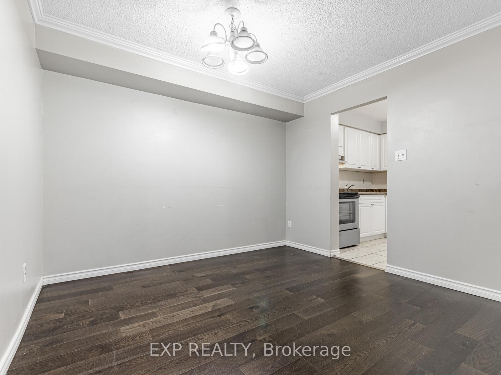 Photo 14 of 161 Milestone Crescent, Aurora, Aurora Village — HOMEH