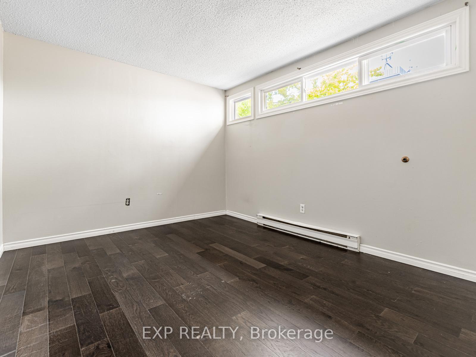 Photo 22 of 161 Milestone Crescent, Aurora, Aurora Village — HOMEH