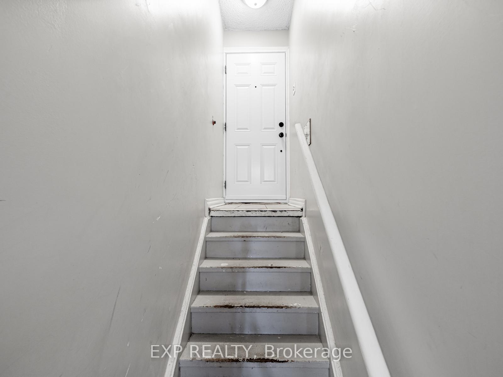 Photo 25 of 161 Milestone Crescent, Aurora, Aurora Village — HOMEH